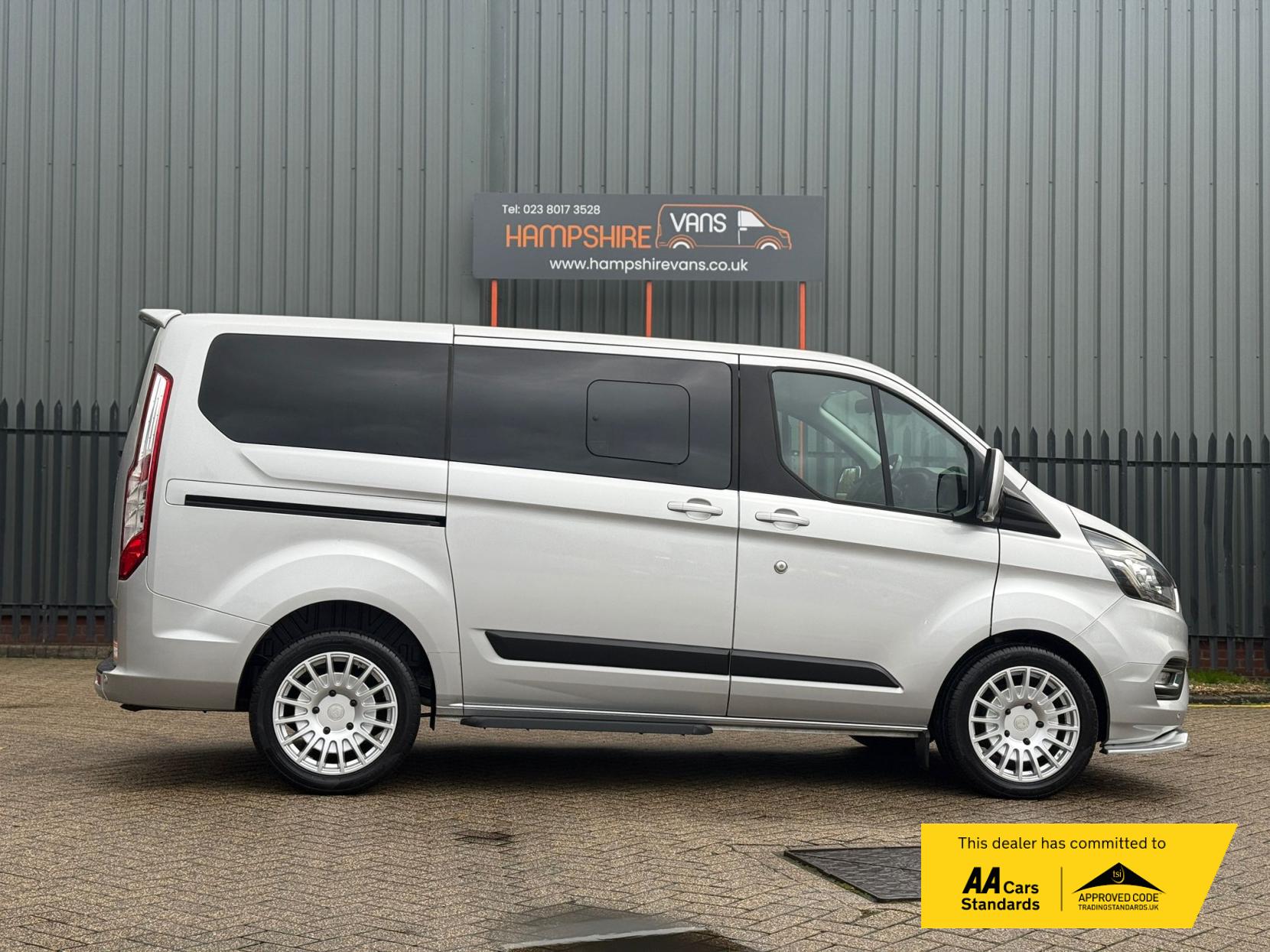 Ford Tourneo Custom 2.0 320 EcoBlue Zetec Minibus Double Cab 5dr Diesel Manual L1 Euro 6 (s/s) (130 ps)