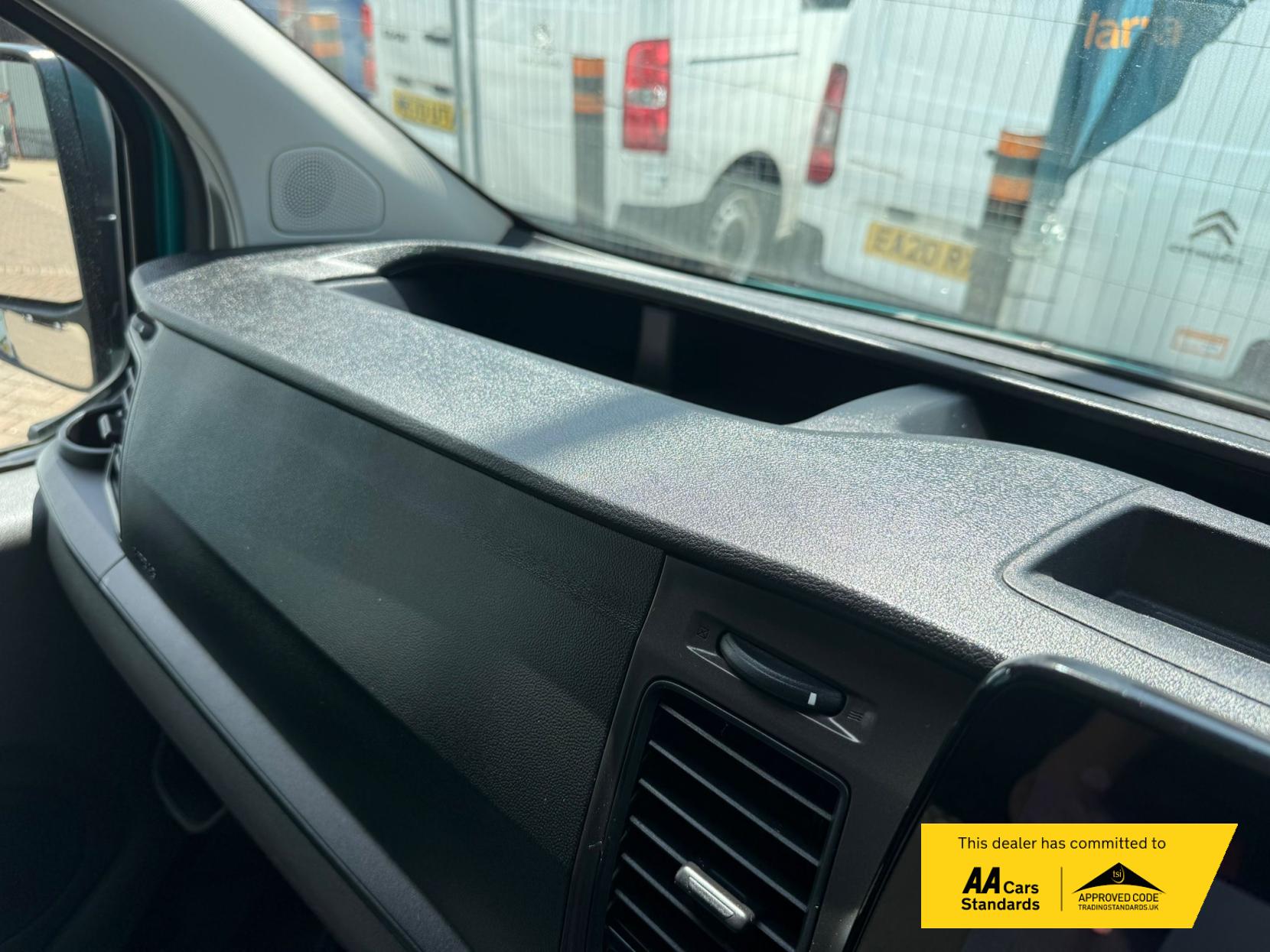 Ford Transit Custom 2.0 340 EcoBlue Trend Panel Van 5dr Diesel Auto L1 H2 Euro 6 (s/s) (130 ps)