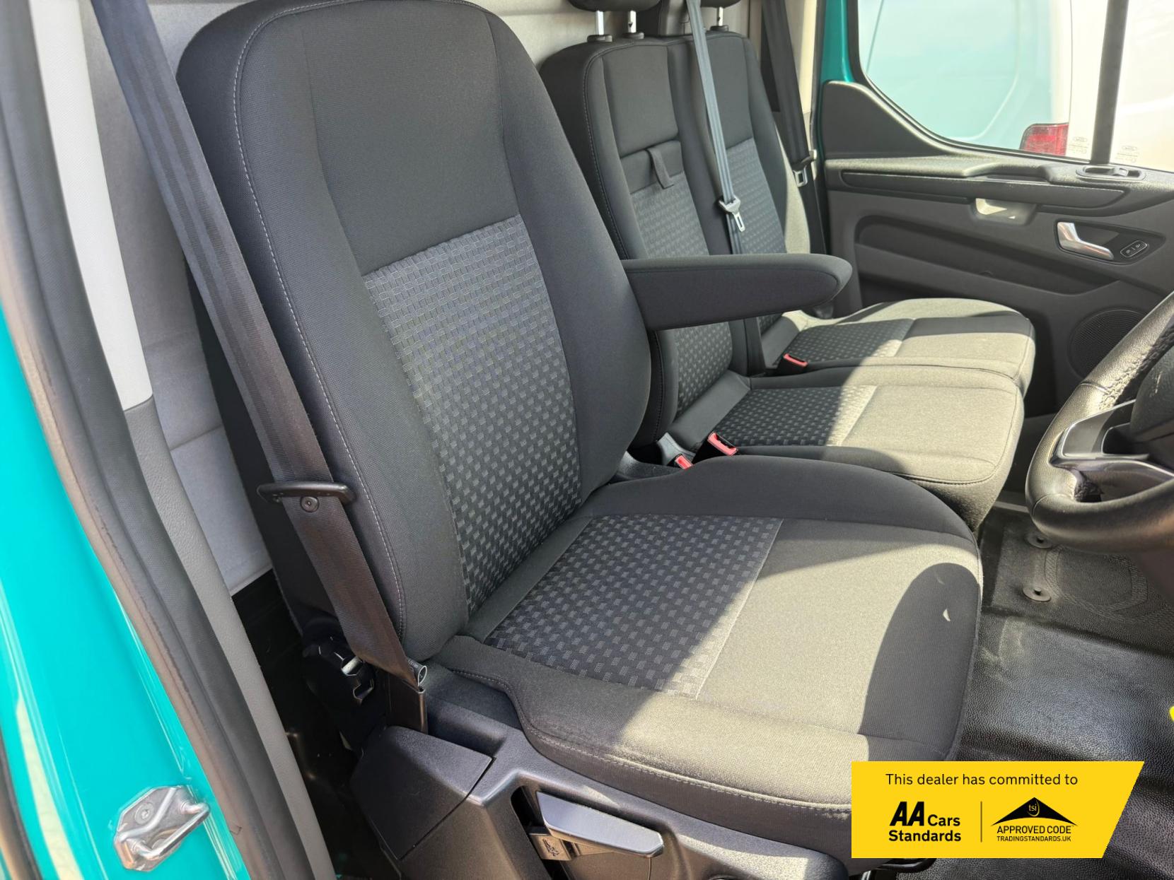 Ford Transit Custom 2.0 340 EcoBlue Trend Panel Van 5dr Diesel Auto L1 H2 Euro 6 (s/s) (130 ps)