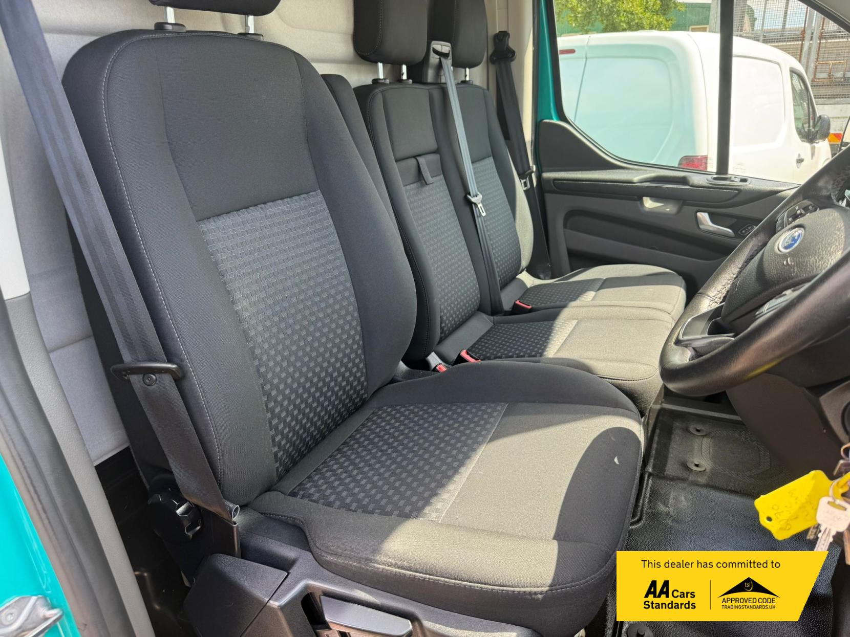 Ford Transit Custom 2.0 340 EcoBlue Trend Panel Van 5dr Diesel Auto L1 H2 Euro 6 (s/s) (130 ps)