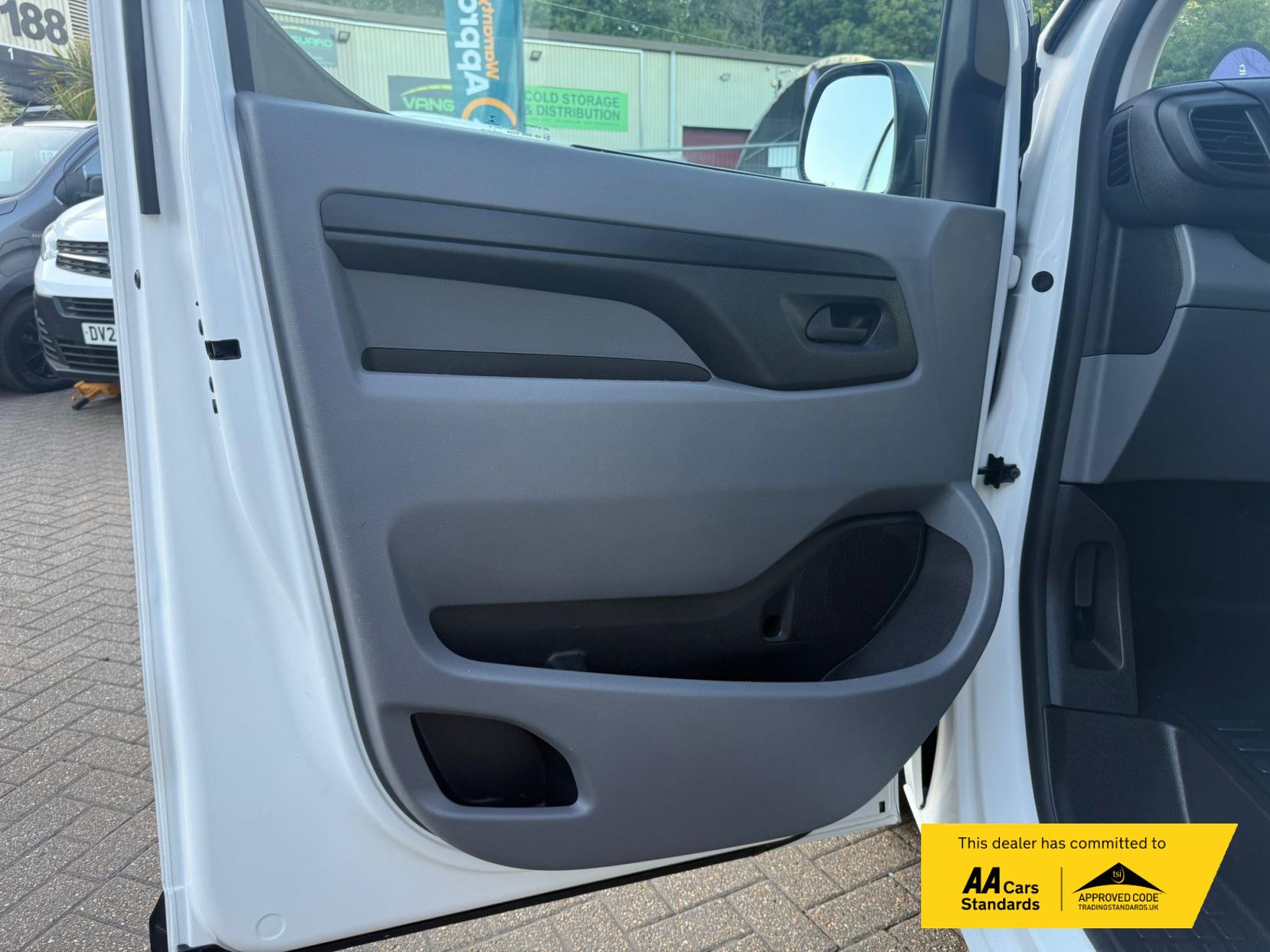 Citroen Dispatch 1.5 BlueHDi 1000 Enterprise XS Panel Van 6dr Diesel Manual FWD 1 Euro 6 (s/s) (100 ps)
