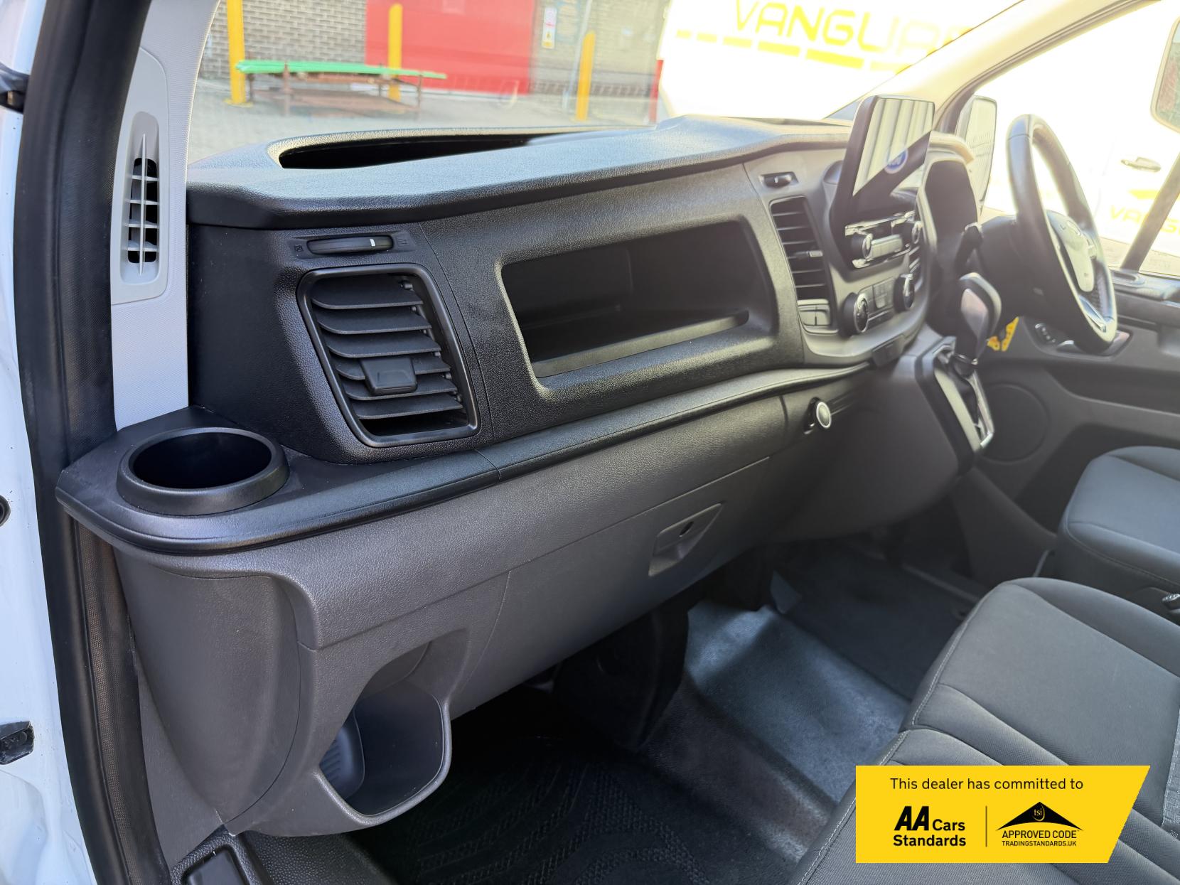 2019 Ford Transit Custom 2.0 300 EcoBlue Trend Panel Van 5dr Diesel Auto L1 H1 Euro 6 (s/s) (130 ps) - Thumbnail 27