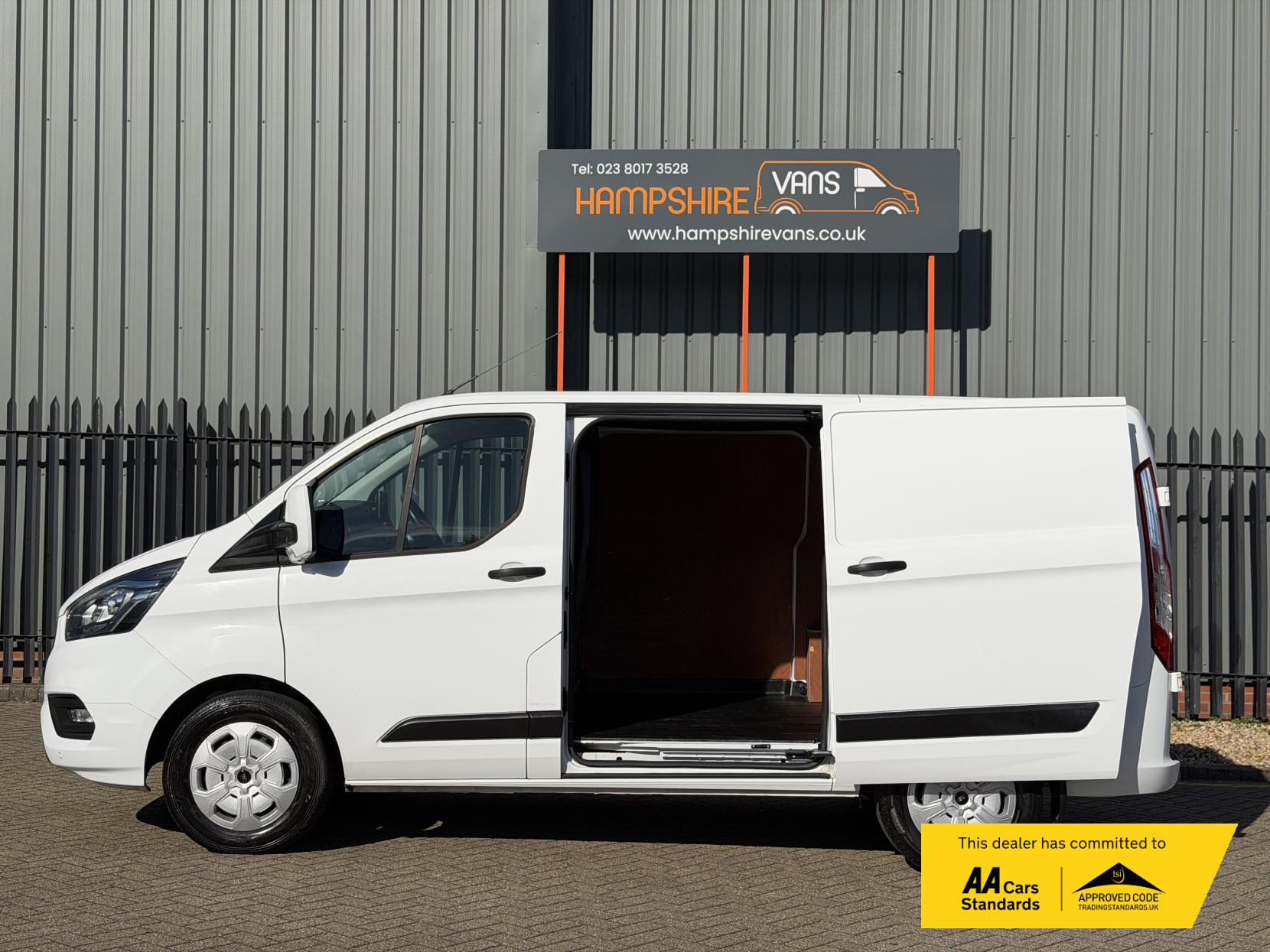 2019 Ford Transit Custom 2.0 300 EcoBlue Trend Panel Van 5dr Diesel Auto L1 H1 Euro 6 (s/s) (130 ps) - Thumbnail 9