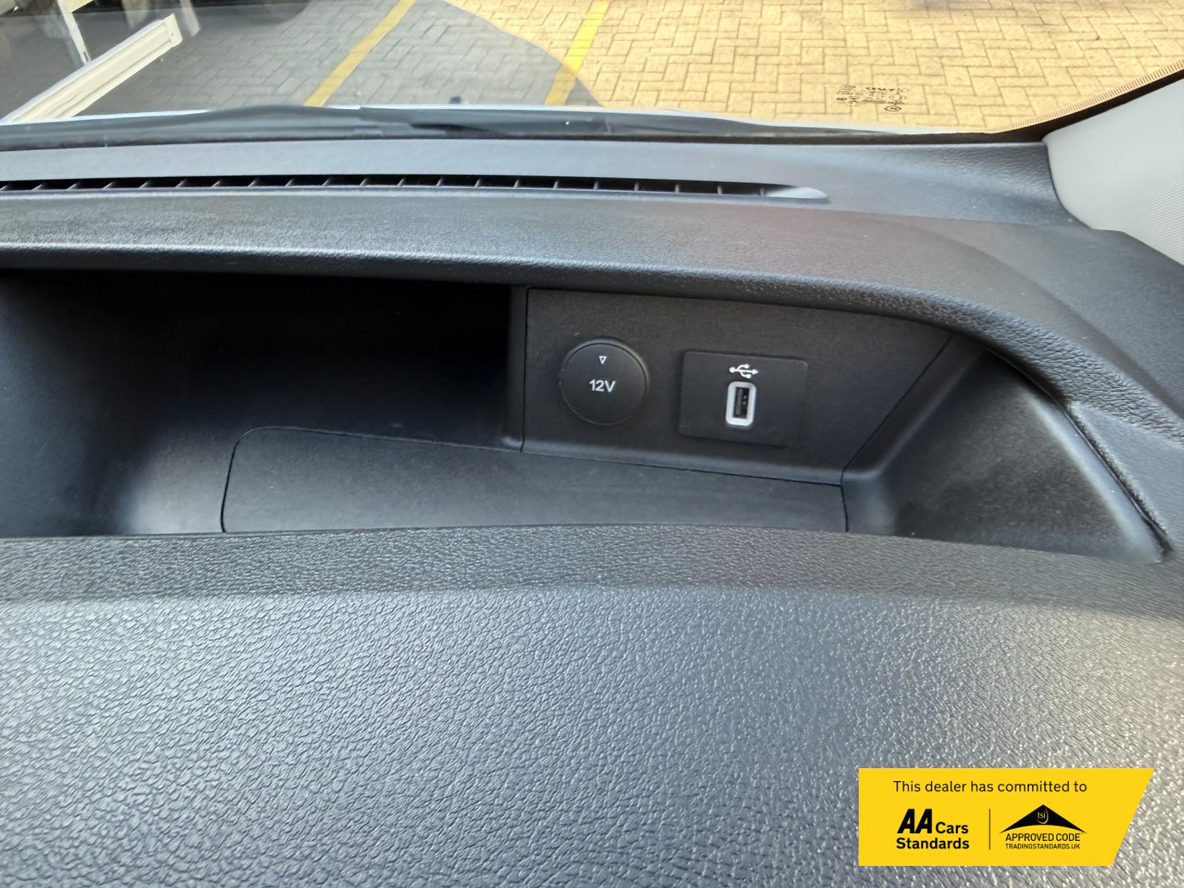 2019 Ford Transit Custom 2.0 300 EcoBlue Trend Panel Van 5dr Diesel Auto L1 H1 Euro 6 (s/s) (130 ps) - Thumbnail 41