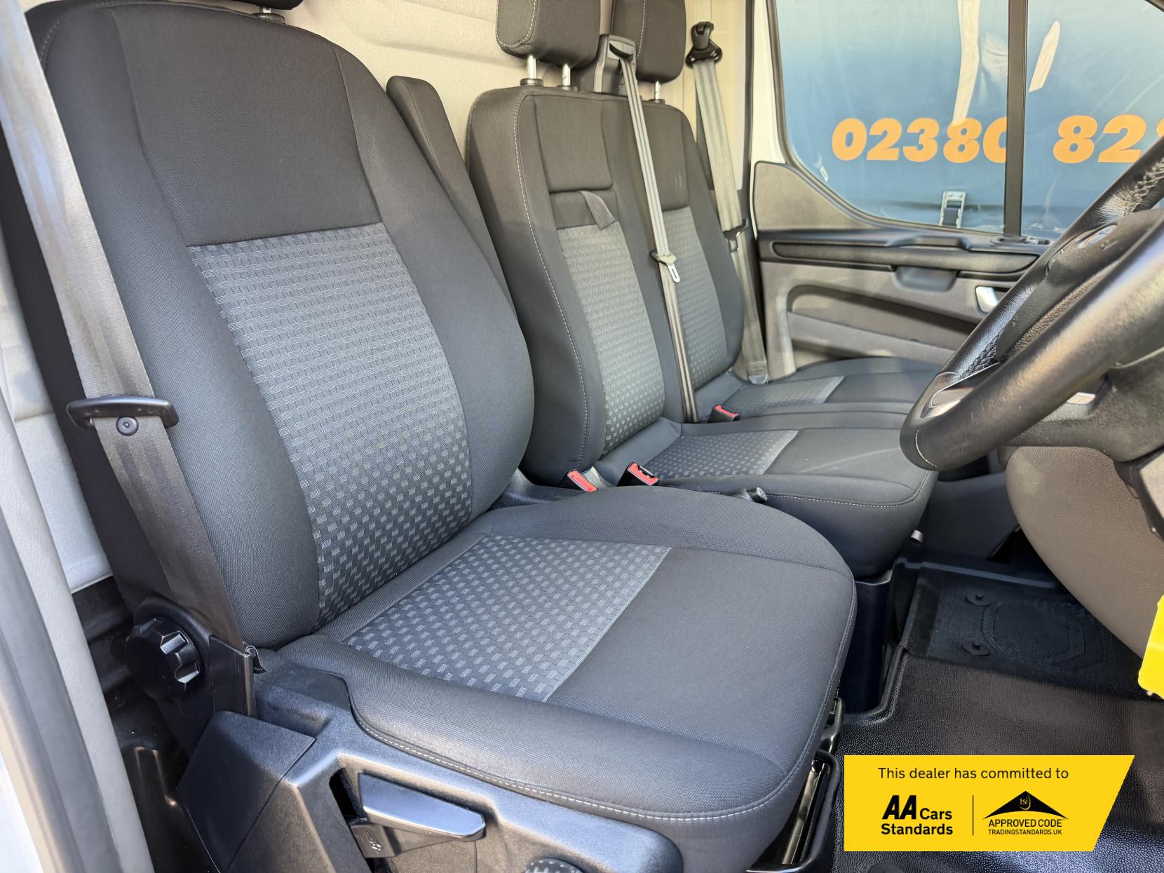 2019 Ford Transit Custom 2.0 300 EcoBlue Trend Panel Van 5dr Diesel Auto L1 H1 Euro 6 (s/s) (130 ps) - Thumbnail 11