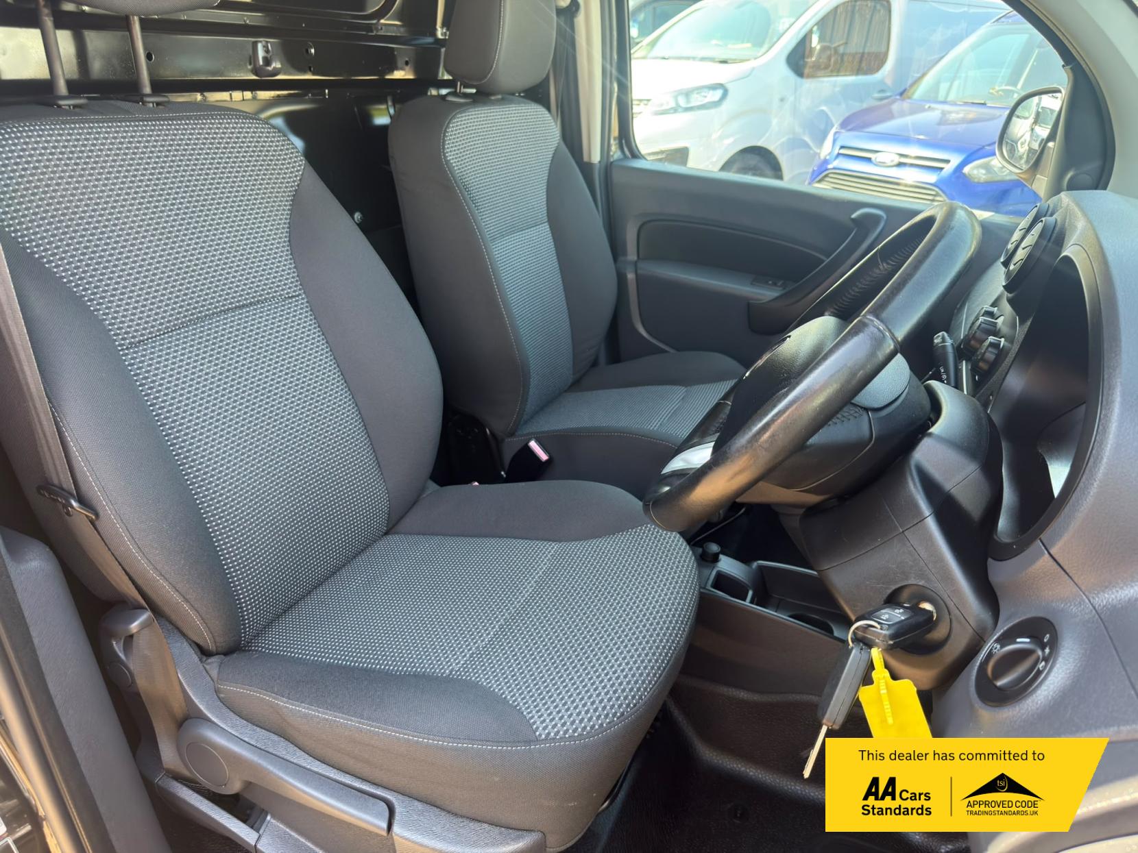 2016 Mercedes-Benz Citan 1.5 111 CDI Sport Panel Van 5dr Diesel Manual L2 Euro 5 (110 ps) - Thumbnail 19