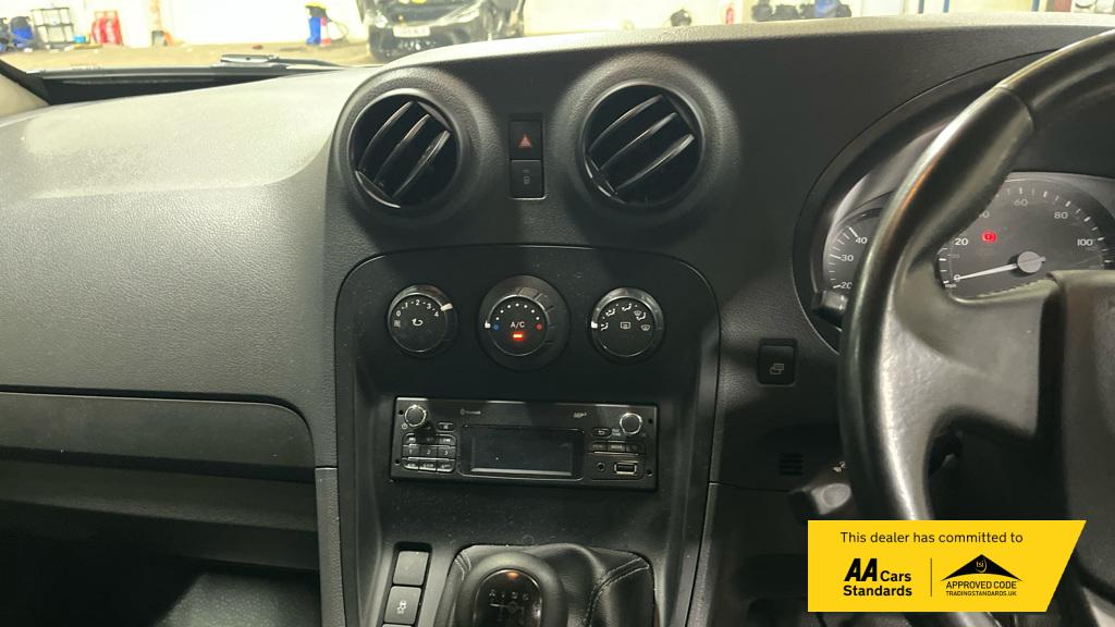 2016 Mercedes-Benz Citan 1.5 111 CDI Sport Panel Van 5dr Diesel Manual L2 Euro 5 (110 ps) - Thumbnail 8