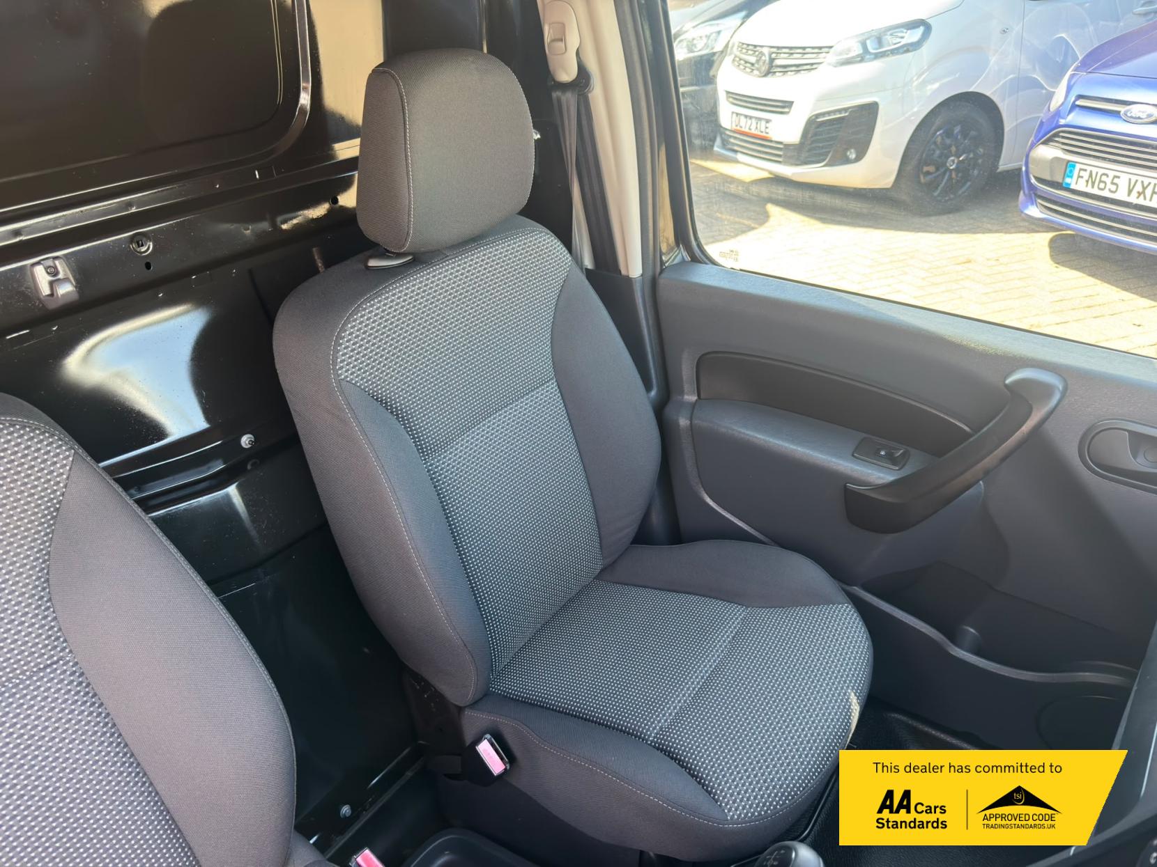 2016 Mercedes-Benz Citan 1.5 111 CDI Sport Panel Van 5dr Diesel Manual L2 Euro 5 (110 ps) - Thumbnail 20