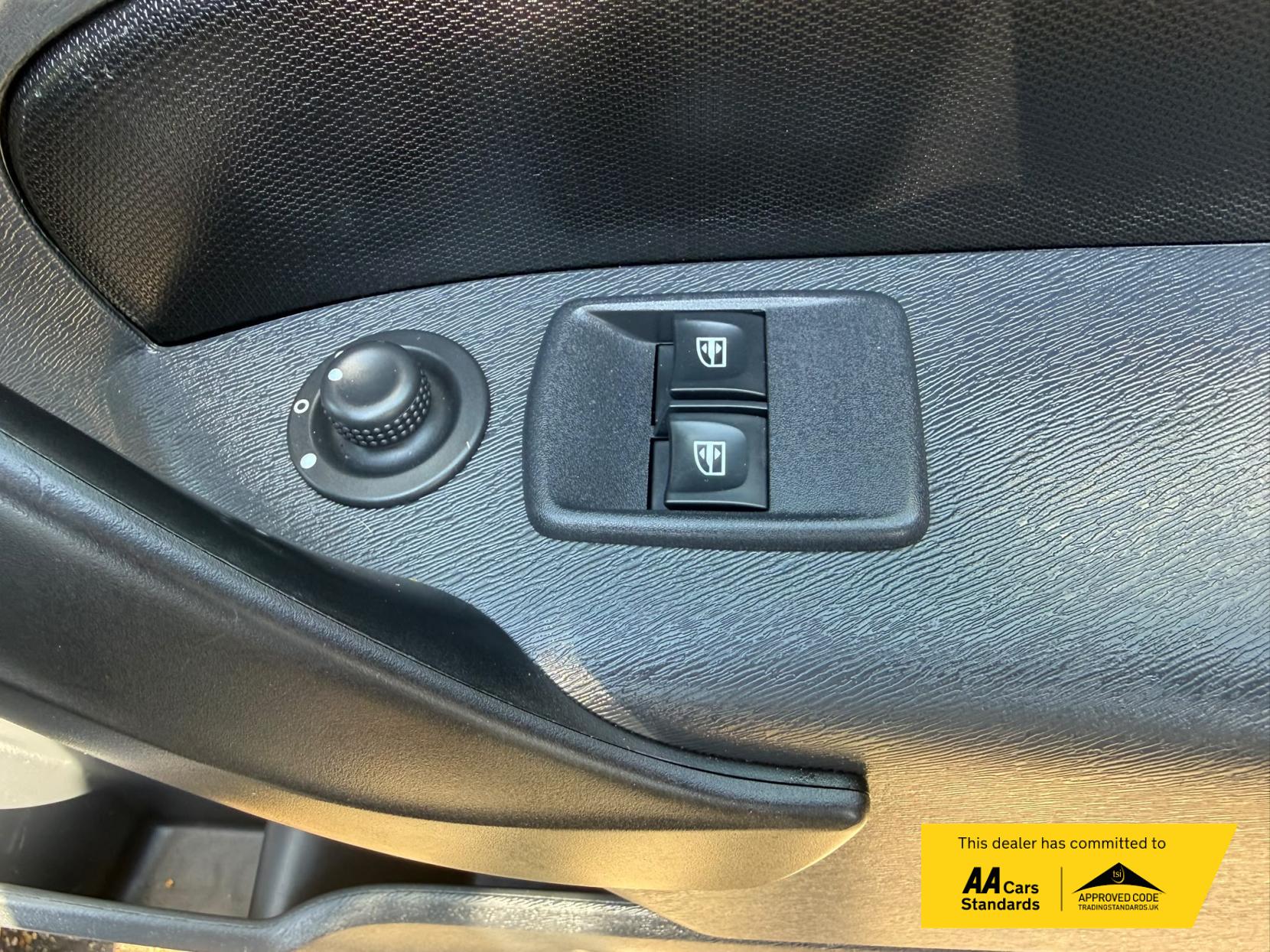 2016 Mercedes-Benz Citan 1.5 111 CDI Sport Panel Van 5dr Diesel Manual L2 Euro 5 (110 ps) - Thumbnail 40