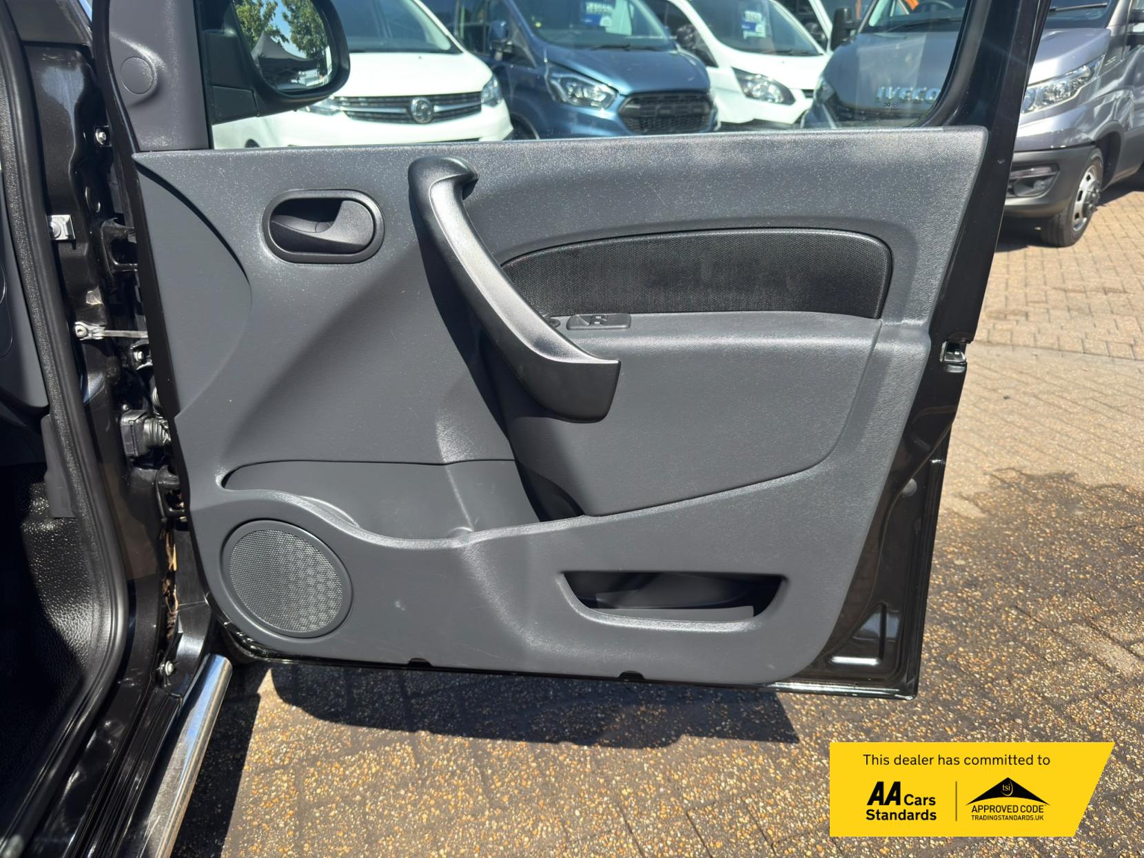 2016 Mercedes-Benz Citan 1.5 111 CDI Sport Panel Van 5dr Diesel Manual L2 Euro 5 (110 ps) - Thumbnail 41