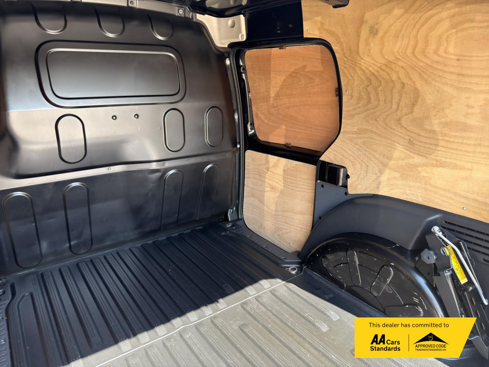 2016 Mercedes-Benz Citan 1.5 111 CDI Sport Panel Van 5dr Diesel Manual L2 Euro 5 (110 ps) - Thumbnail 14
