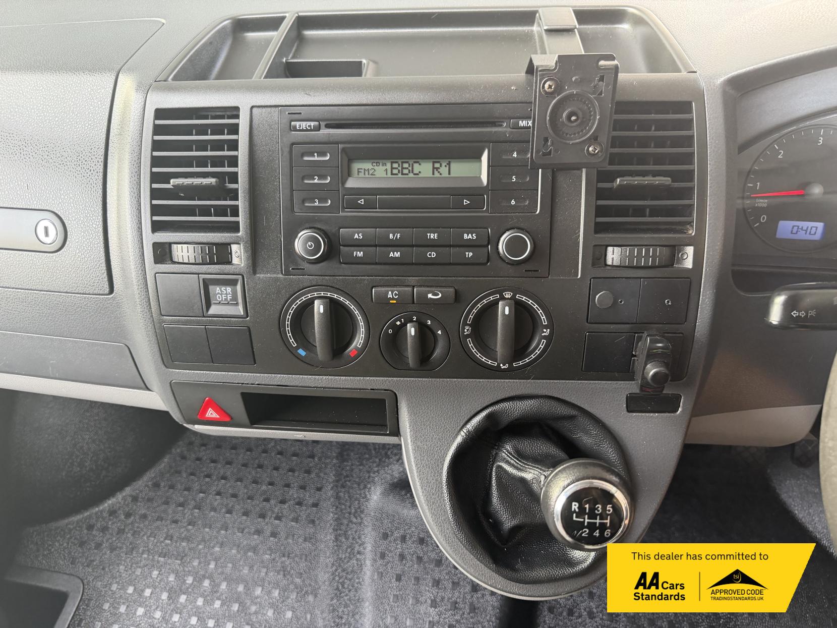 2007 Volkswagen Transporter 2.5 TDI PD Trendline Panel Van 4dr Diesel Manual L1 H1 (128 bhp) - Thumbnail 29