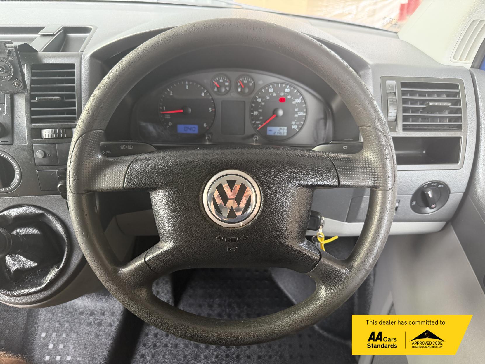 2007 Volkswagen Transporter 2.5 TDI PD Trendline Panel Van 4dr Diesel Manual L1 H1 (128 bhp) - Thumbnail 32