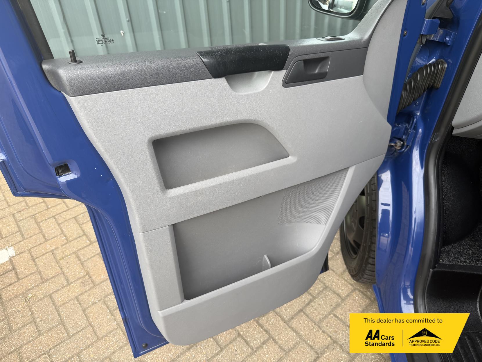 2007 Volkswagen Transporter 2.5 TDI PD Trendline Panel Van 4dr Diesel Manual L1 H1 (128 bhp) - Thumbnail 18