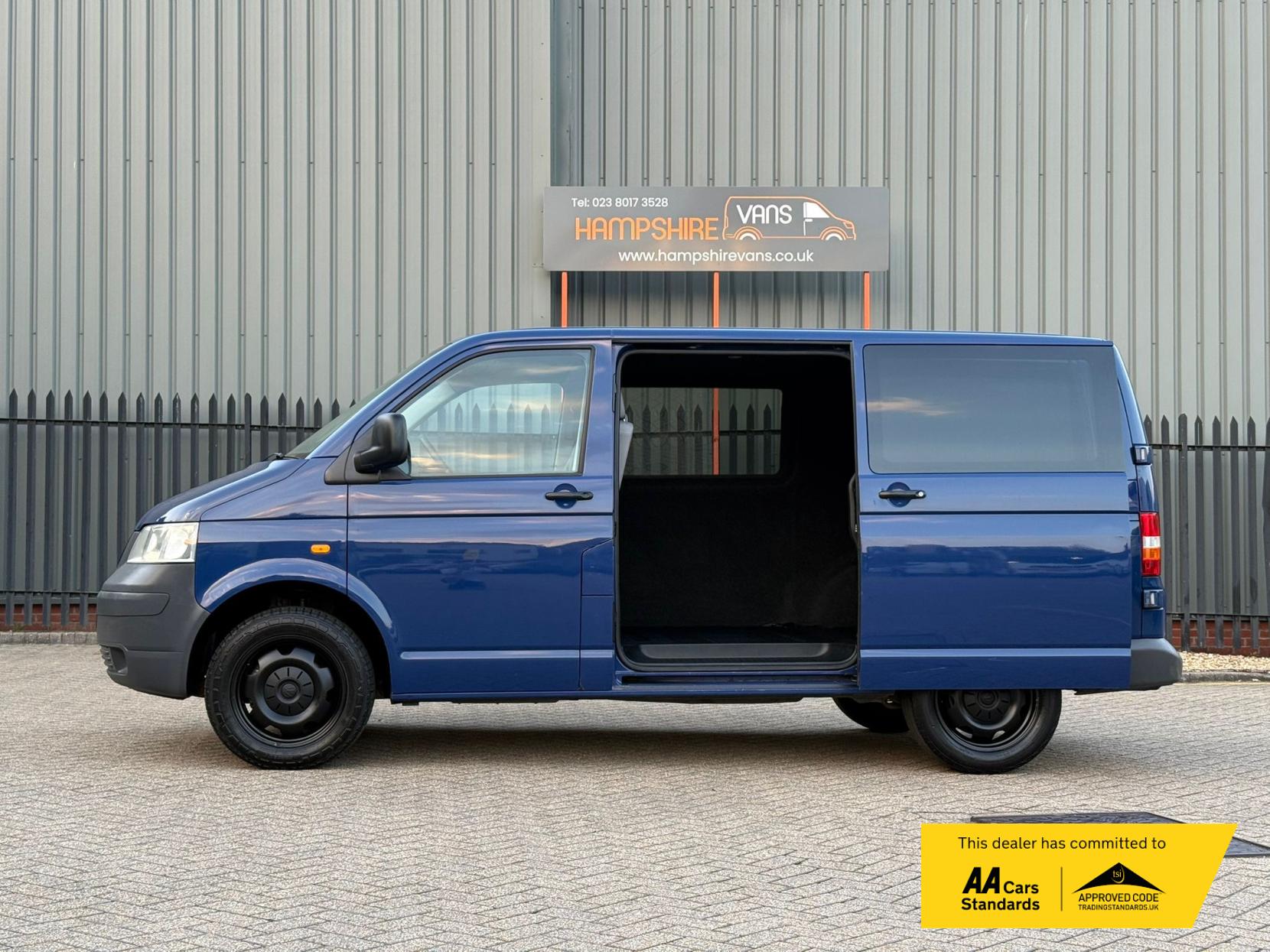 2007 Volkswagen Transporter 2.5 TDI PD Trendline Panel Van 4dr Diesel Manual L1 H1 (128 bhp) - Thumbnail 6