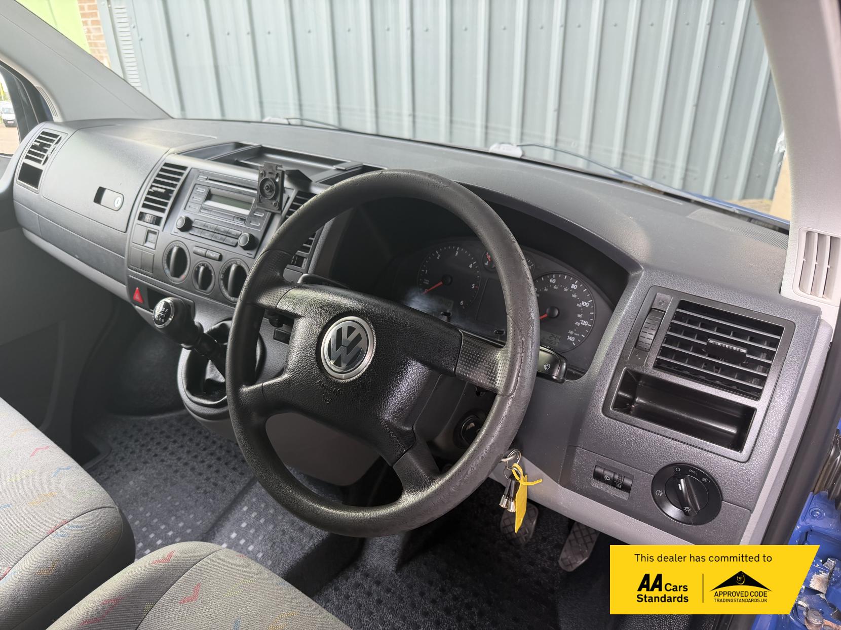 2007 Volkswagen Transporter 2.5 TDI PD Trendline Panel Van 4dr Diesel Manual L1 H1 (128 bhp) - Thumbnail 36