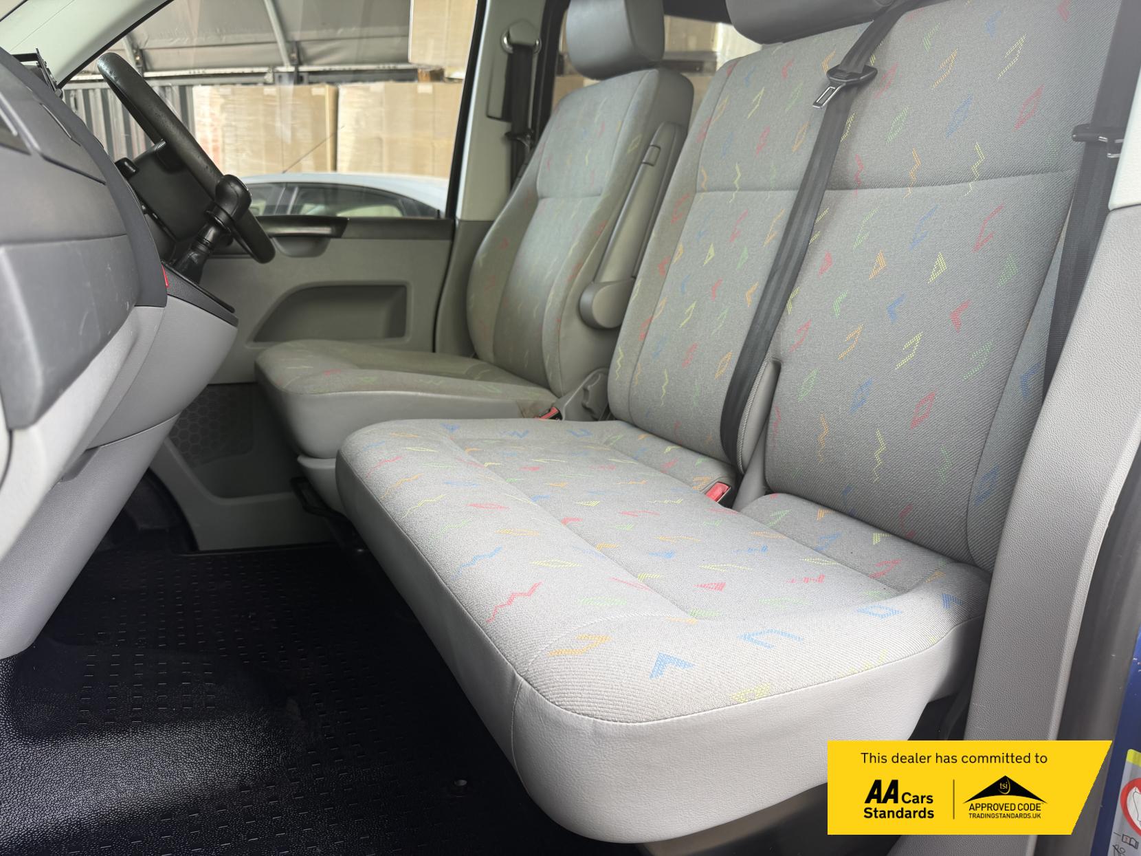 2007 Volkswagen Transporter 2.5 TDI PD Trendline Panel Van 4dr Diesel Manual L1 H1 (128 bhp) - Thumbnail 23