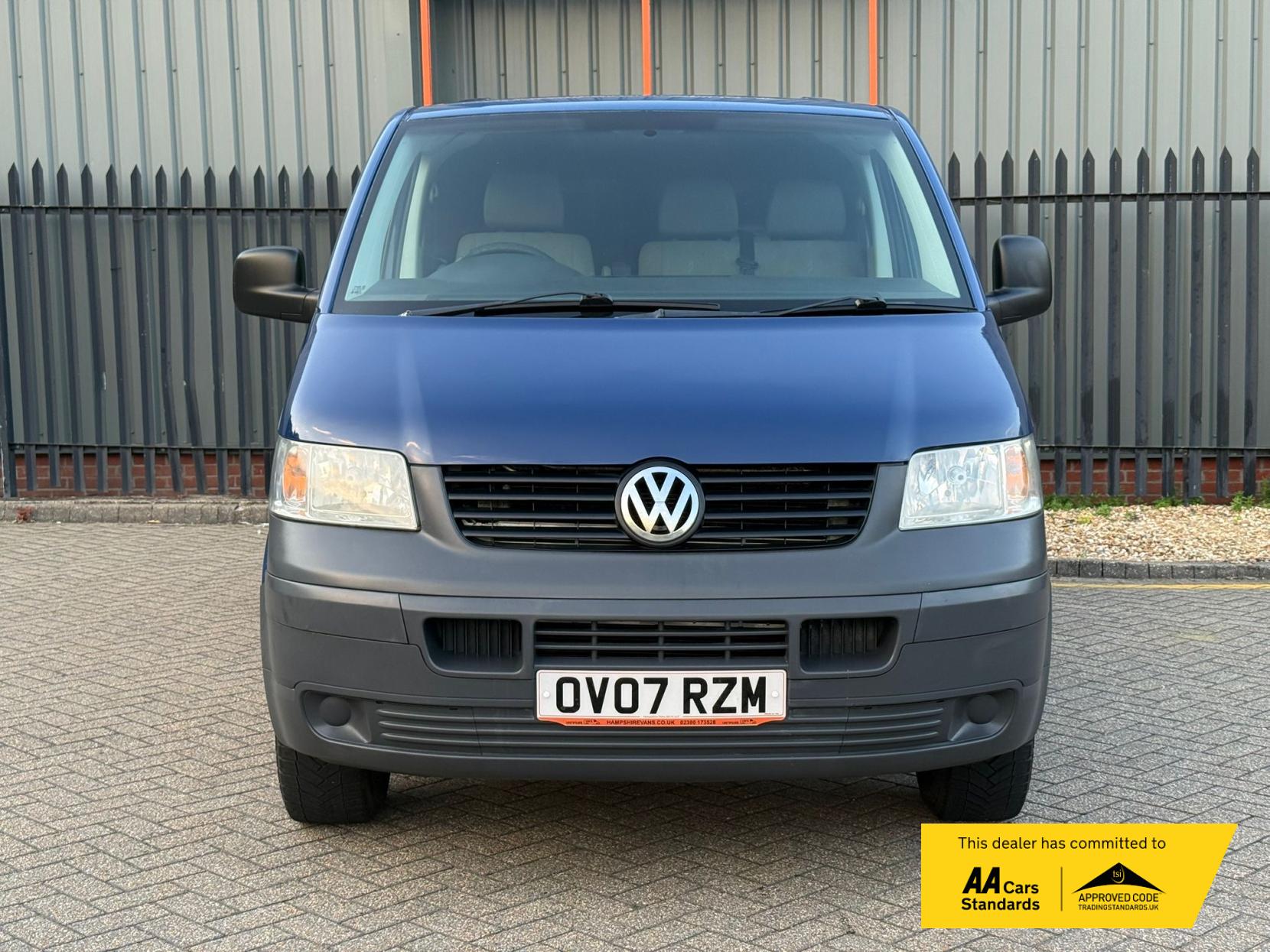 2007 Volkswagen Transporter 2.5 TDI PD Trendline Panel Van 4dr Diesel Manual L1 H1 (128 bhp) - Thumbnail 8