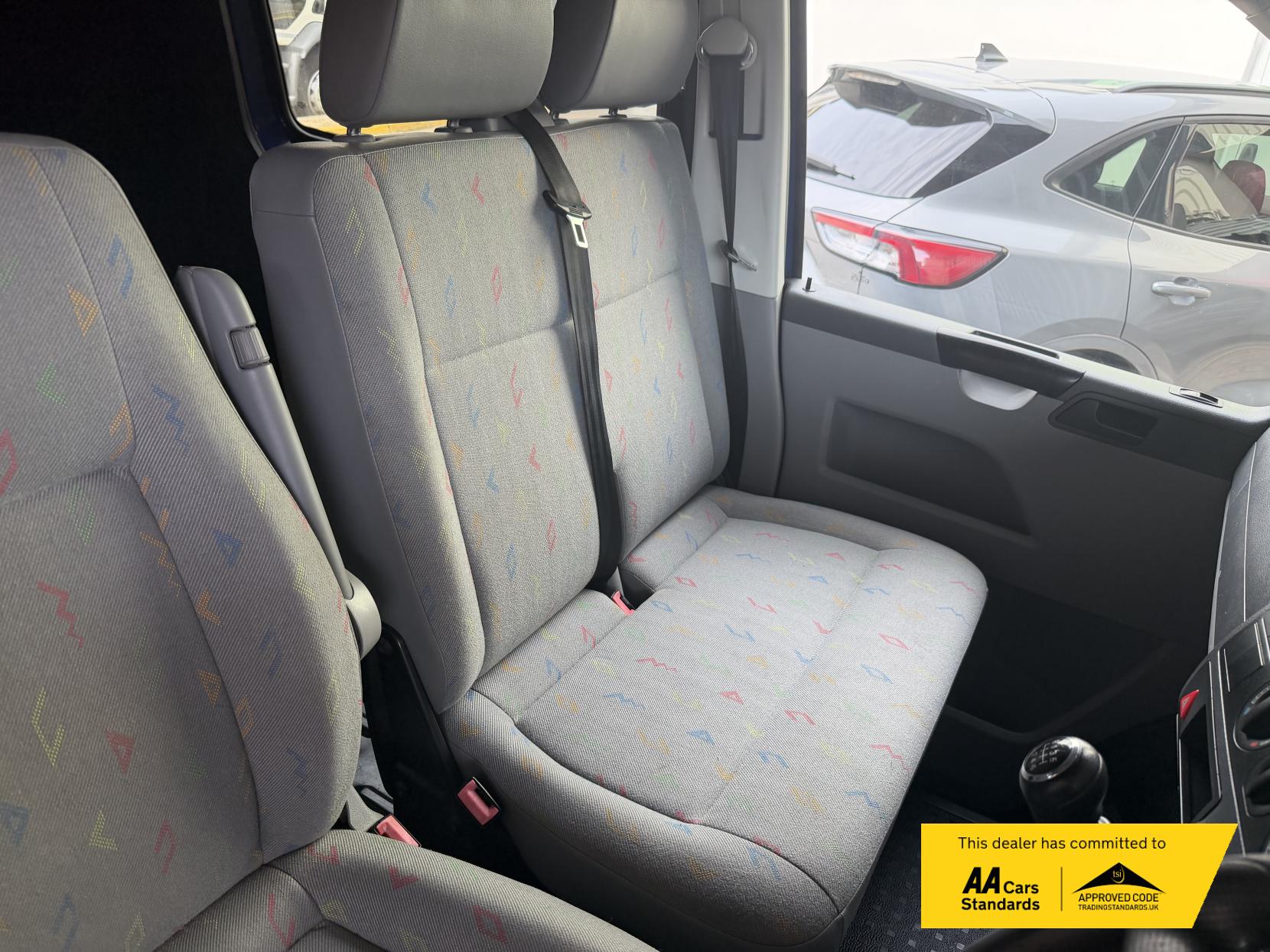 2007 Volkswagen Transporter 2.5 TDI PD Trendline Panel Van 4dr Diesel Manual L1 H1 (128 bhp) - Thumbnail 22