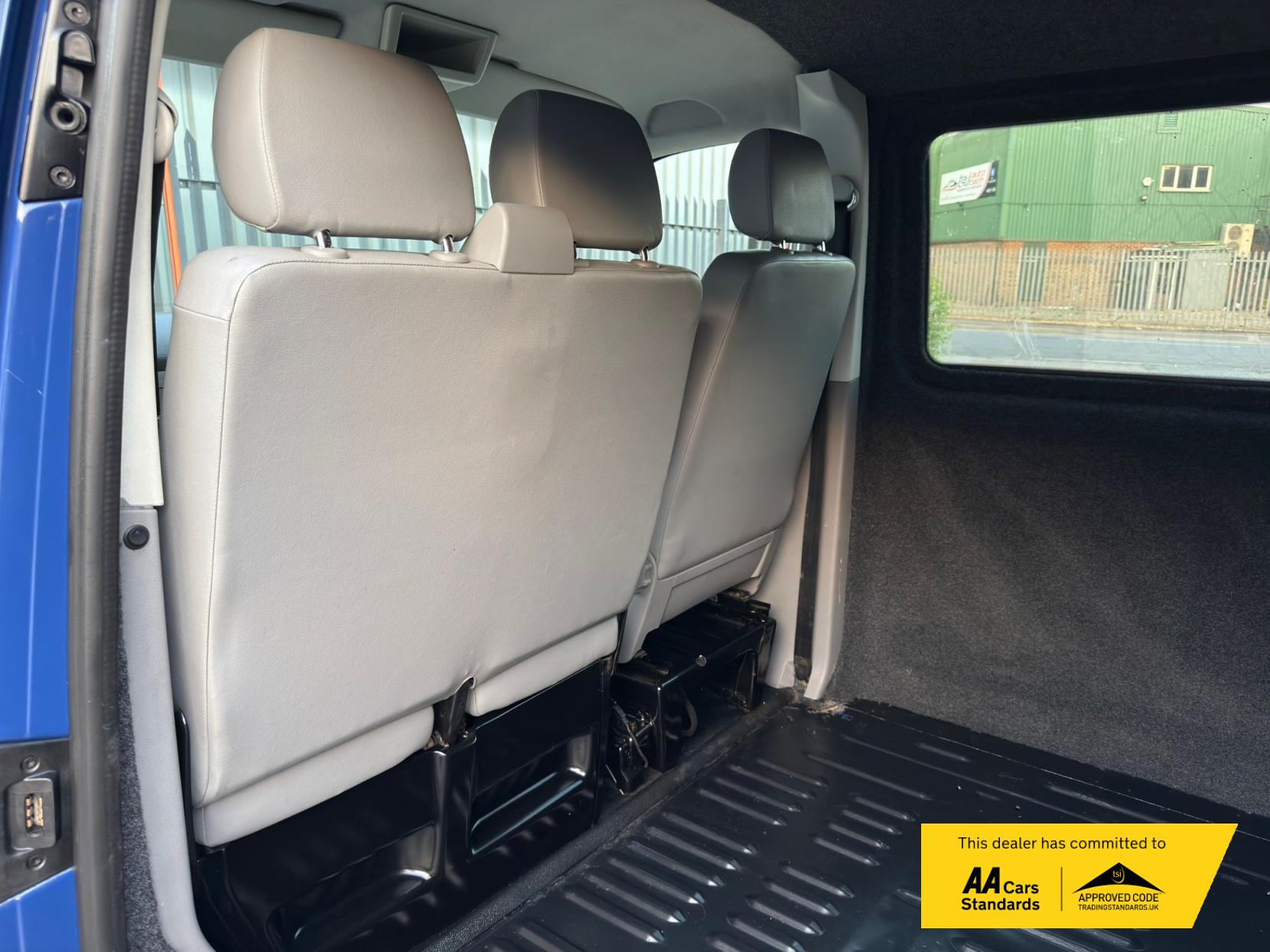2007 Volkswagen Transporter 2.5 TDI PD Trendline Panel Van 4dr Diesel Manual L1 H1 (128 bhp) - Thumbnail 15