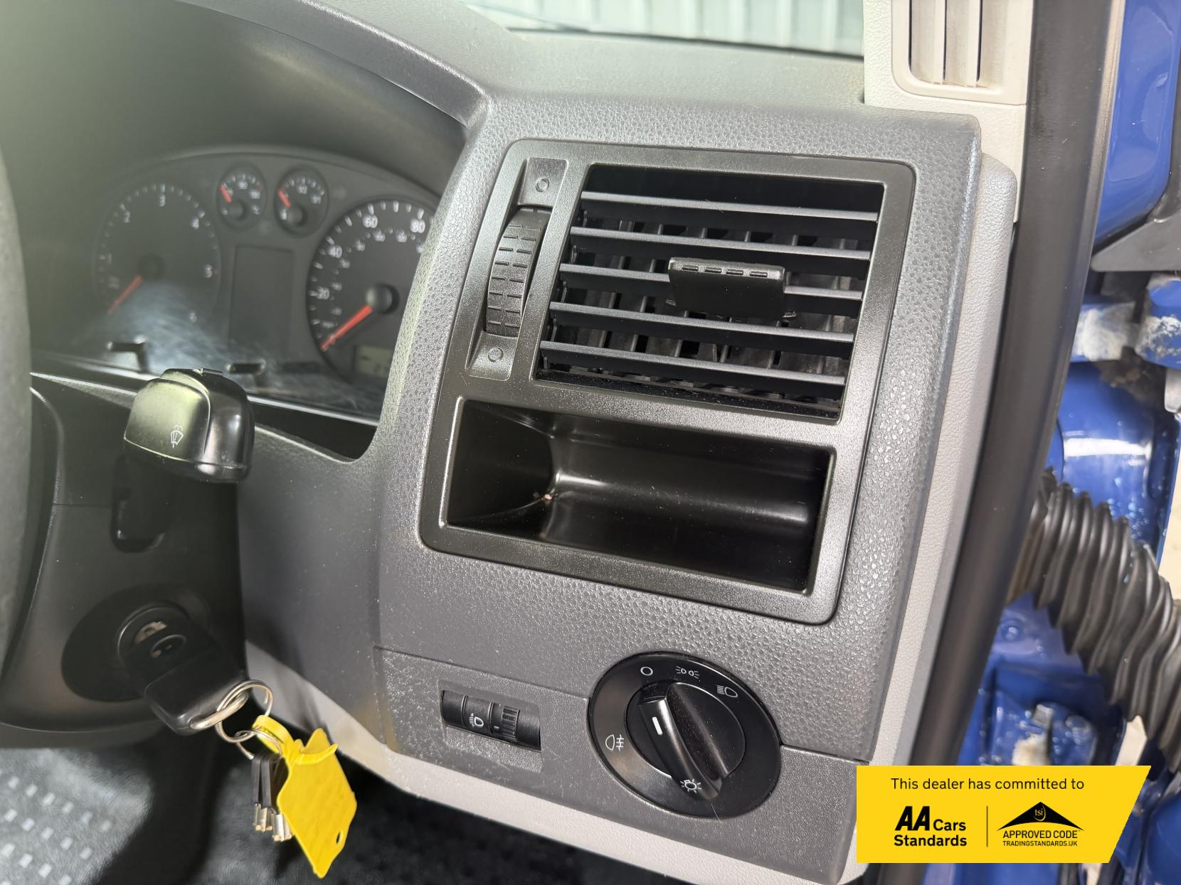 2007 Volkswagen Transporter 2.5 TDI PD Trendline Panel Van 4dr Diesel Manual L1 H1 (128 bhp) - Thumbnail 35