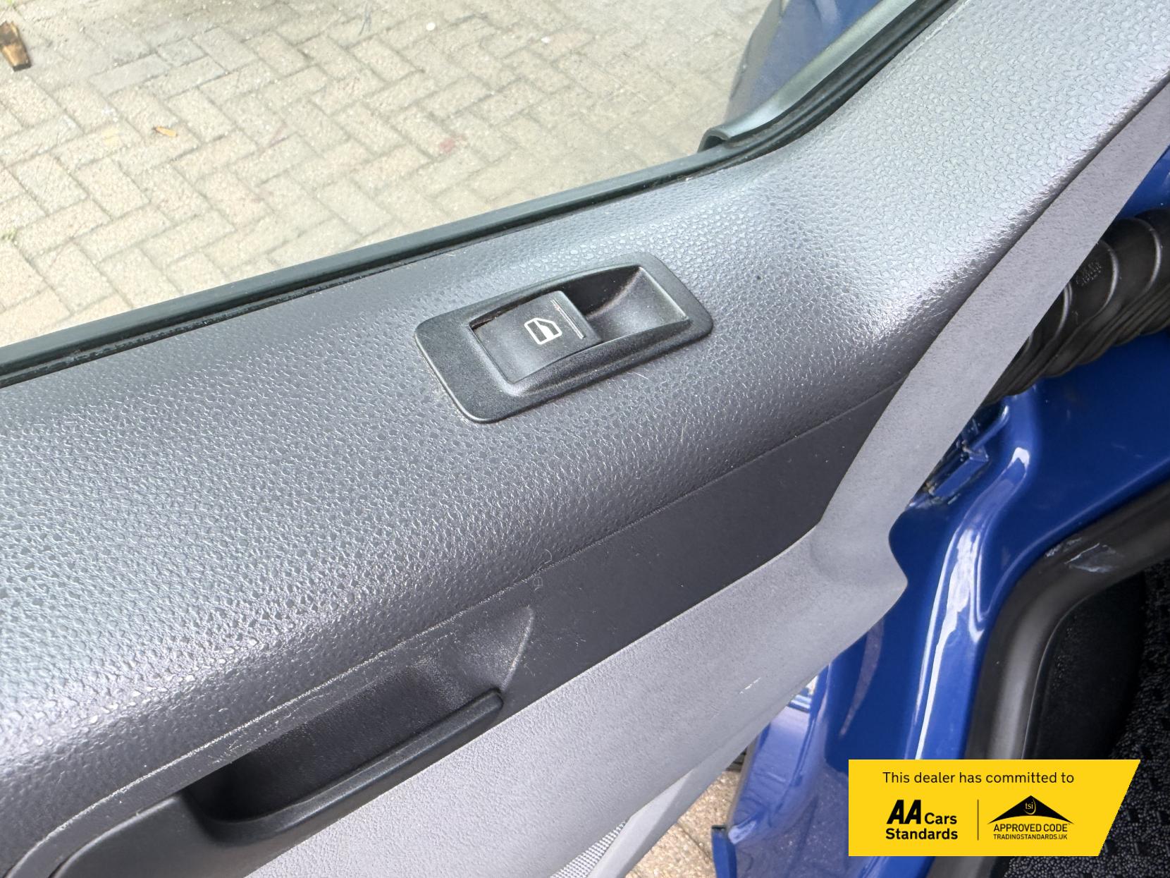 2007 Volkswagen Transporter 2.5 TDI PD Trendline Panel Van 4dr Diesel Manual L1 H1 (128 bhp) - Thumbnail 19