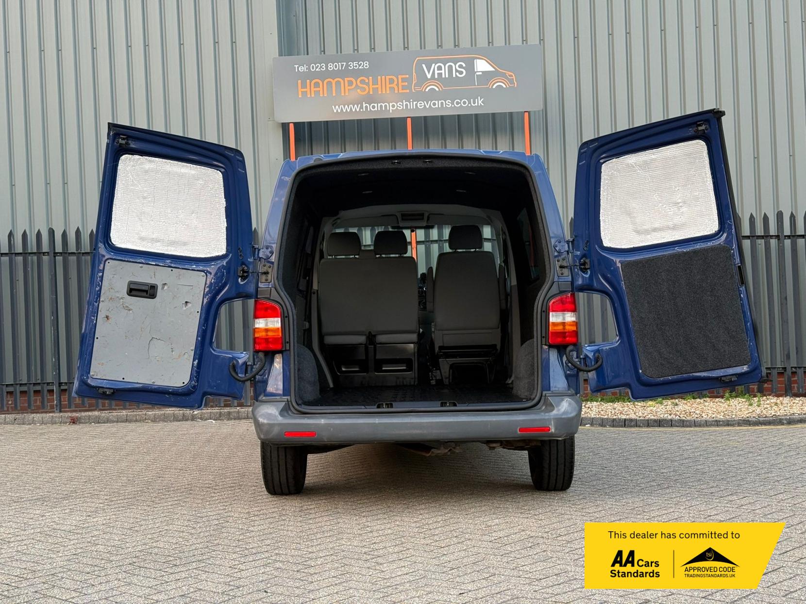2007 Volkswagen Transporter 2.5 TDI PD Trendline Panel Van 4dr Diesel Manual L1 H1 (128 bhp) - Thumbnail 10