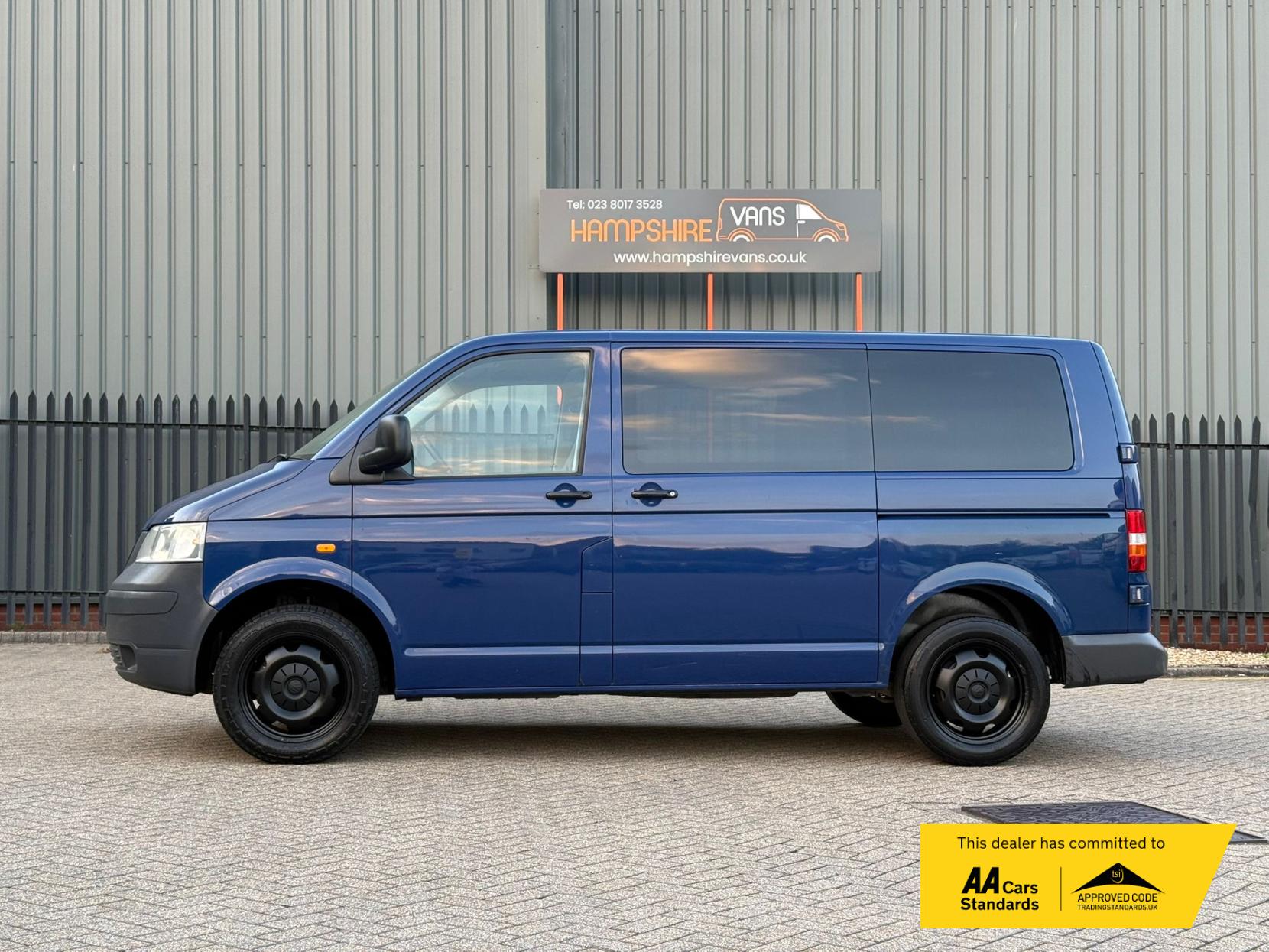 2007 Volkswagen Transporter 2.5 TDI PD Trendline Panel Van 4dr Diesel Manual L1 H1 (128 bhp) - Thumbnail 5