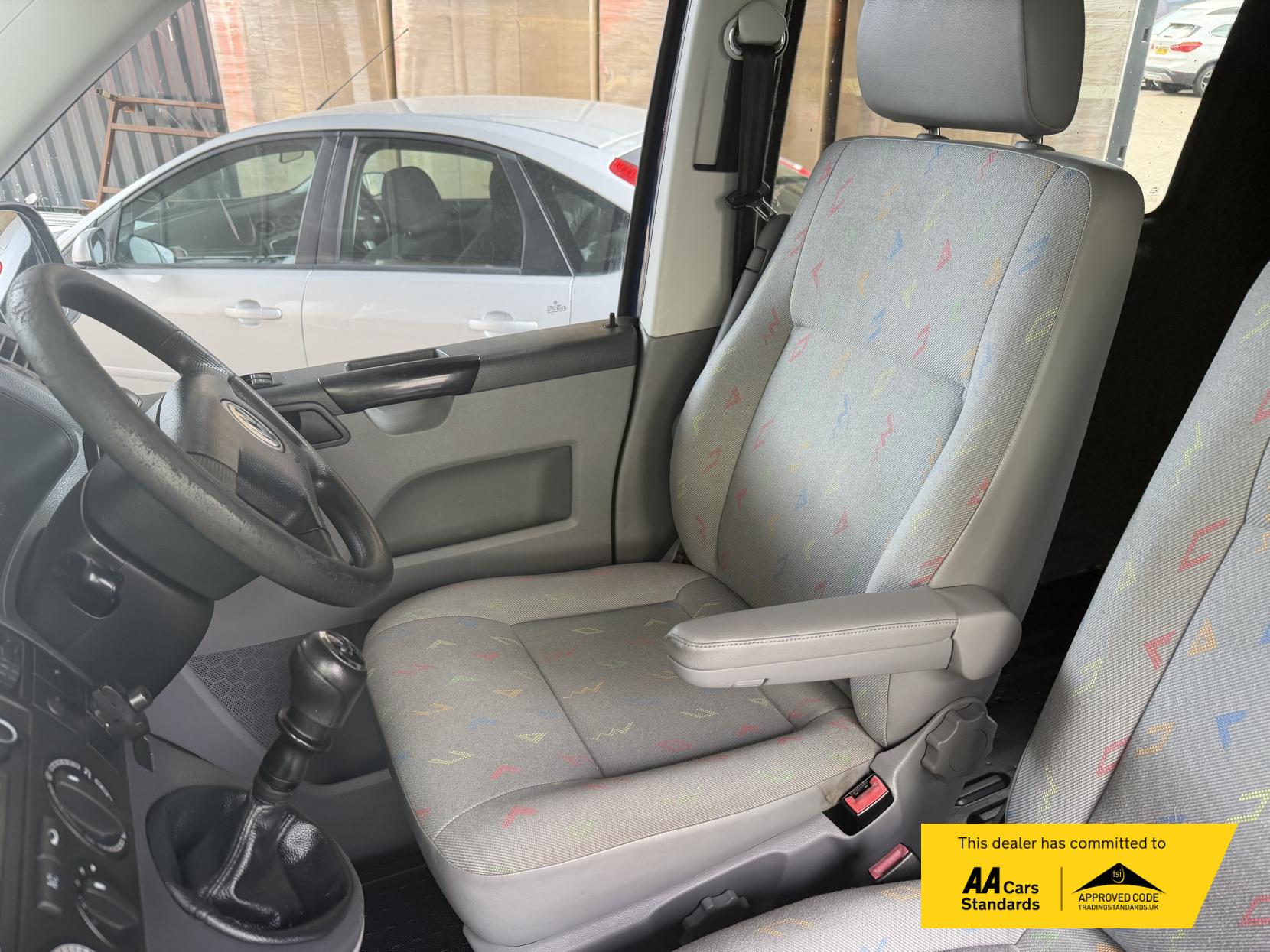 2007 Volkswagen Transporter 2.5 TDI PD Trendline Panel Van 4dr Diesel Manual L1 H1 (128 bhp) - Thumbnail 21