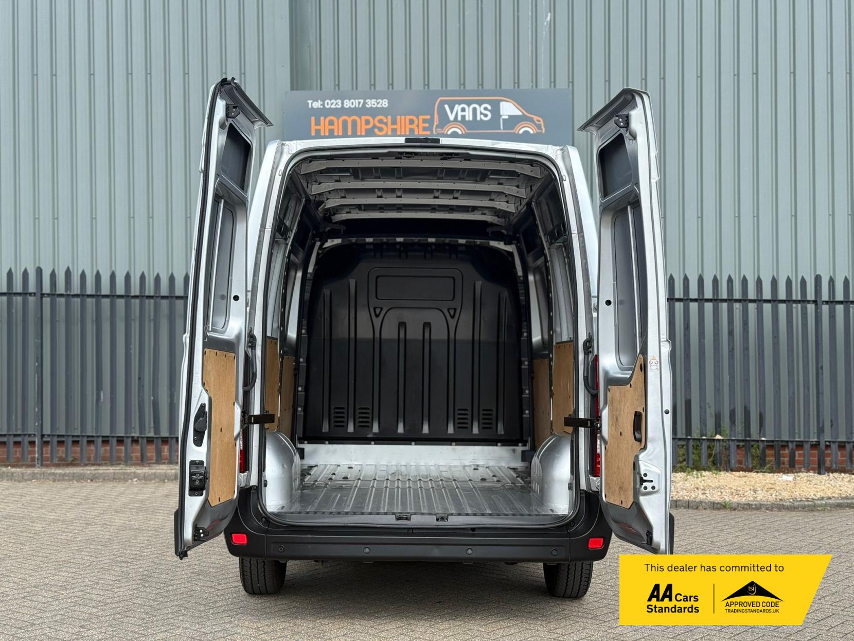Vauxhall Movano 2.3 CDTi 3300 Panel Van 5dr Diesel Manual FWD L2 H2 Euro 6 (130 ps)