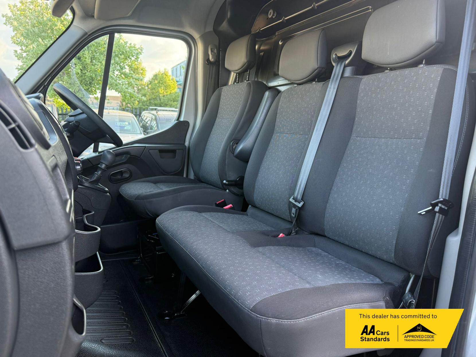 Vauxhall Movano 2.3 CDTi 3300 Panel Van 5dr Diesel Manual FWD L2 H2 Euro 6 (130 ps)