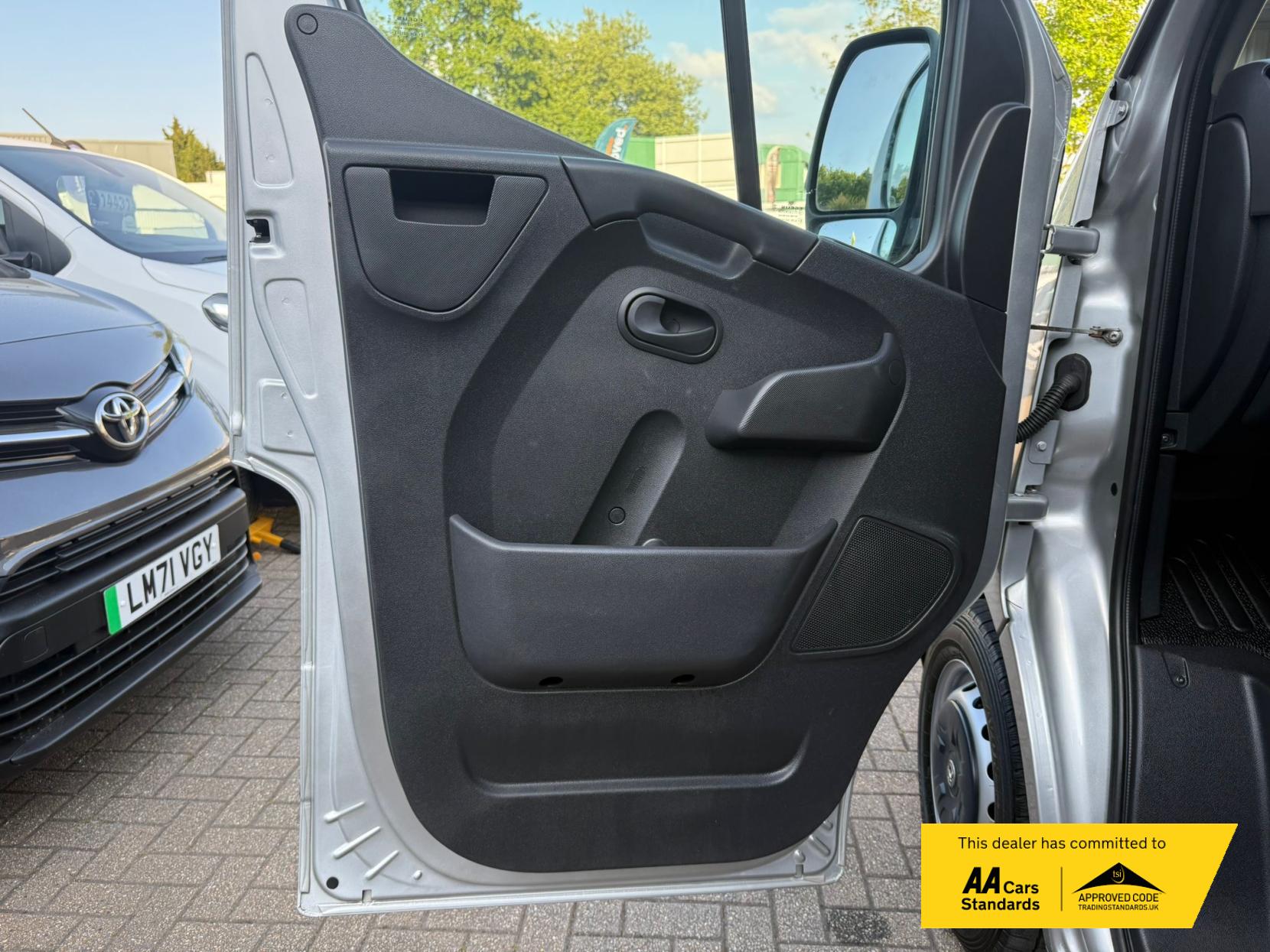 Vauxhall Movano 2.3 CDTi 3300 Panel Van 5dr Diesel Manual FWD L2 H2 Euro 6 (130 ps)
