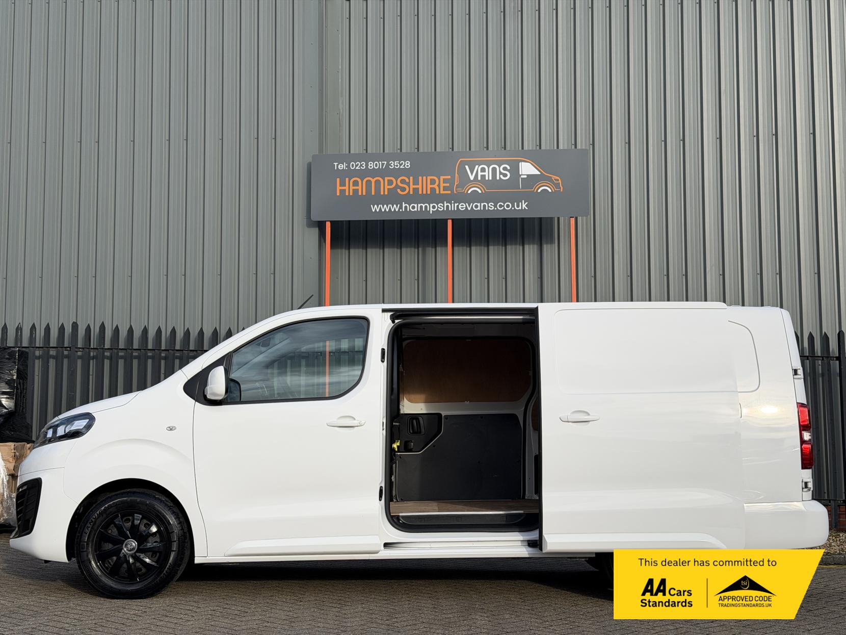 Vauxhall Vivaro 2.0 Turbo D 3100 Sportive Panel Van 5dr Diesel Auto L2 H1 Euro 6 (s/s) (120 ps)