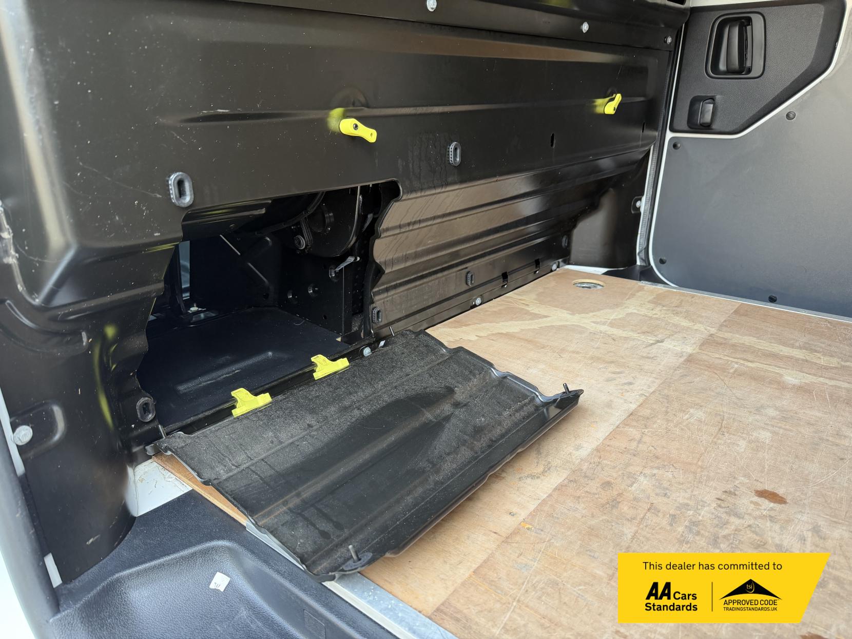 Vauxhall Vivaro 2.0 Turbo D 3100 Sportive Panel Van 5dr Diesel Auto L2 H1 Euro 6 (s/s) (120 ps)