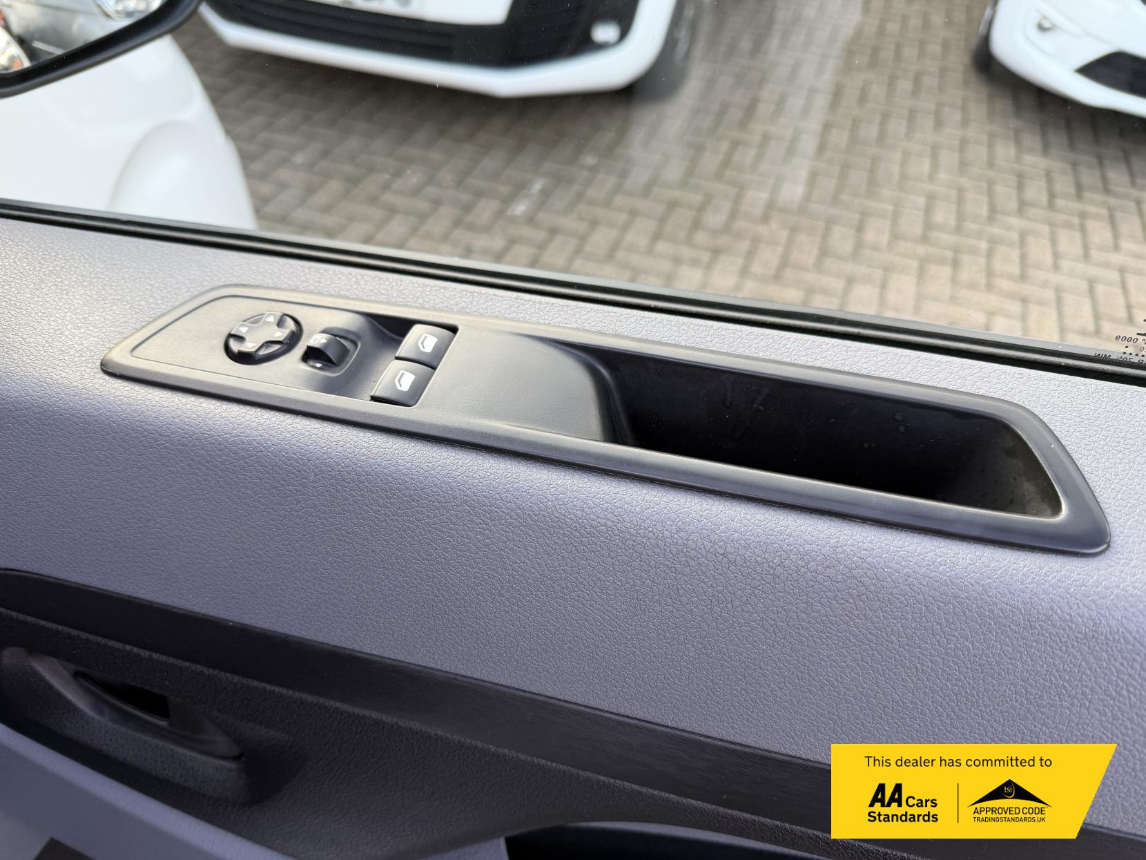 Vauxhall Vivaro 2.0 Turbo D 3100 Sportive Panel Van 5dr Diesel Auto L2 H1 Euro 6 (s/s) (120 ps)