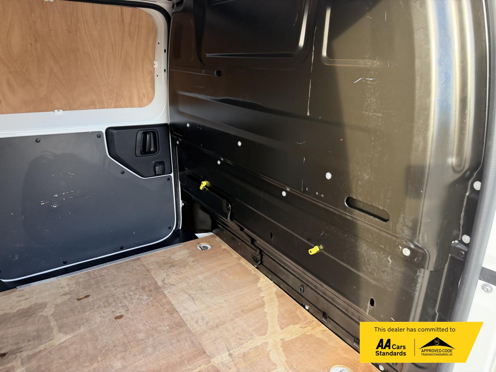 Vauxhall Vivaro 2.0 Turbo D 3100 Sportive Panel Van 5dr Diesel Auto L2 H1 Euro 6 (s/s) (120 ps)