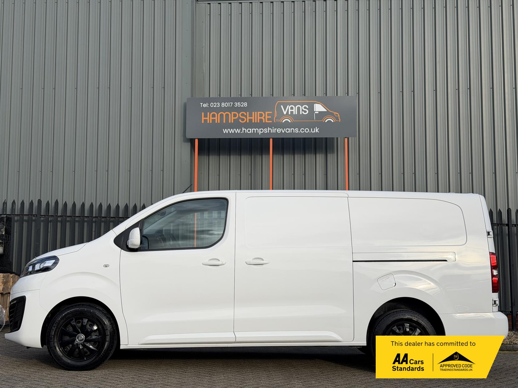 Vauxhall Vivaro 2.0 Turbo D 3100 Sportive Panel Van 5dr Diesel Auto L2 H1 Euro 6 (s/s) (120 ps)