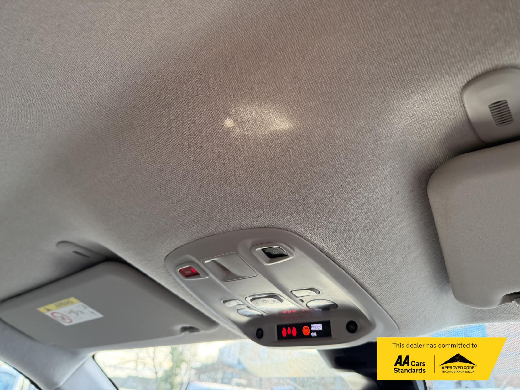 Vauxhall Vivaro 2.0 Turbo D 3100 Sportive Panel Van 5dr Diesel Auto L2 H1 Euro 6 (s/s) (120 ps)