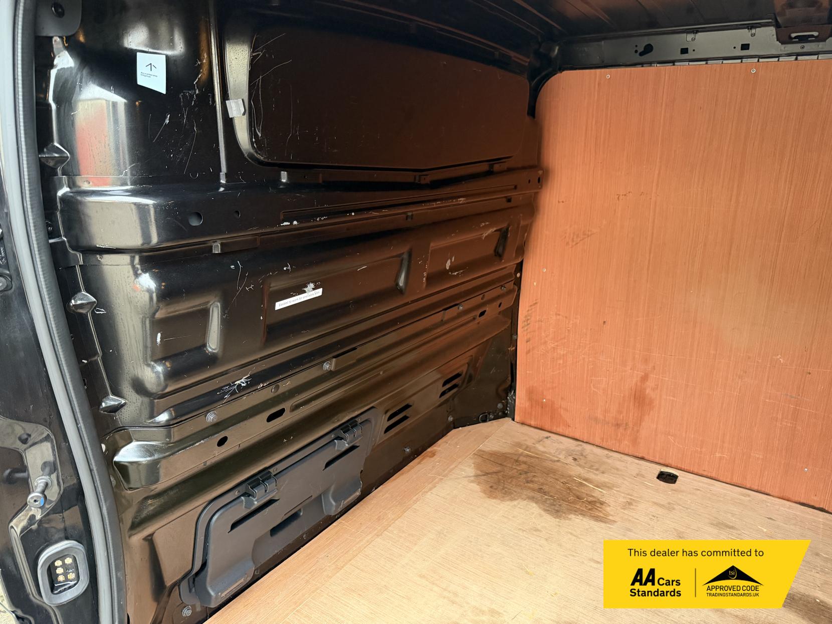 Renault Trafic 2.0 dCi Blue SL28 Sport Panel Van 5dr Diesel Manual L1 H1 Euro 6 (s/s) (130 ps)