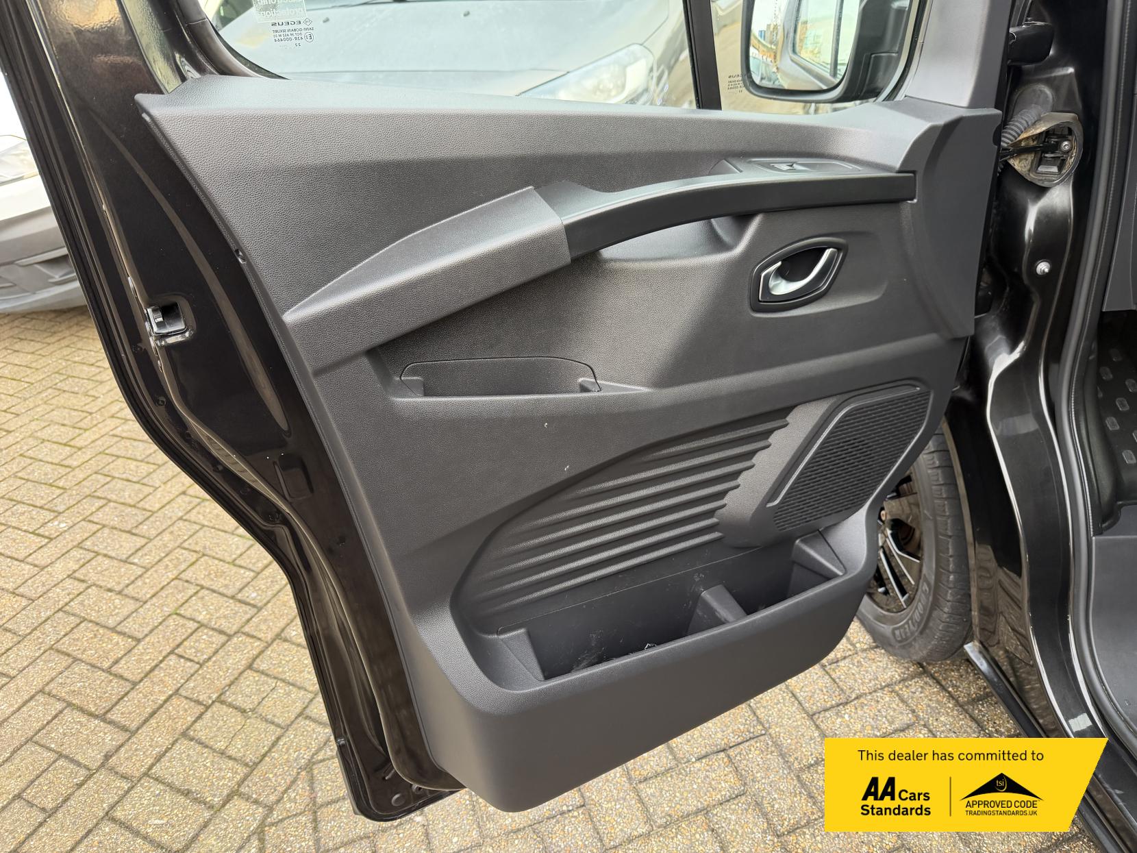 Renault Trafic 2.0 dCi Blue SL28 Sport Panel Van 5dr Diesel Manual L1 H1 Euro 6 (s/s) (130 ps)