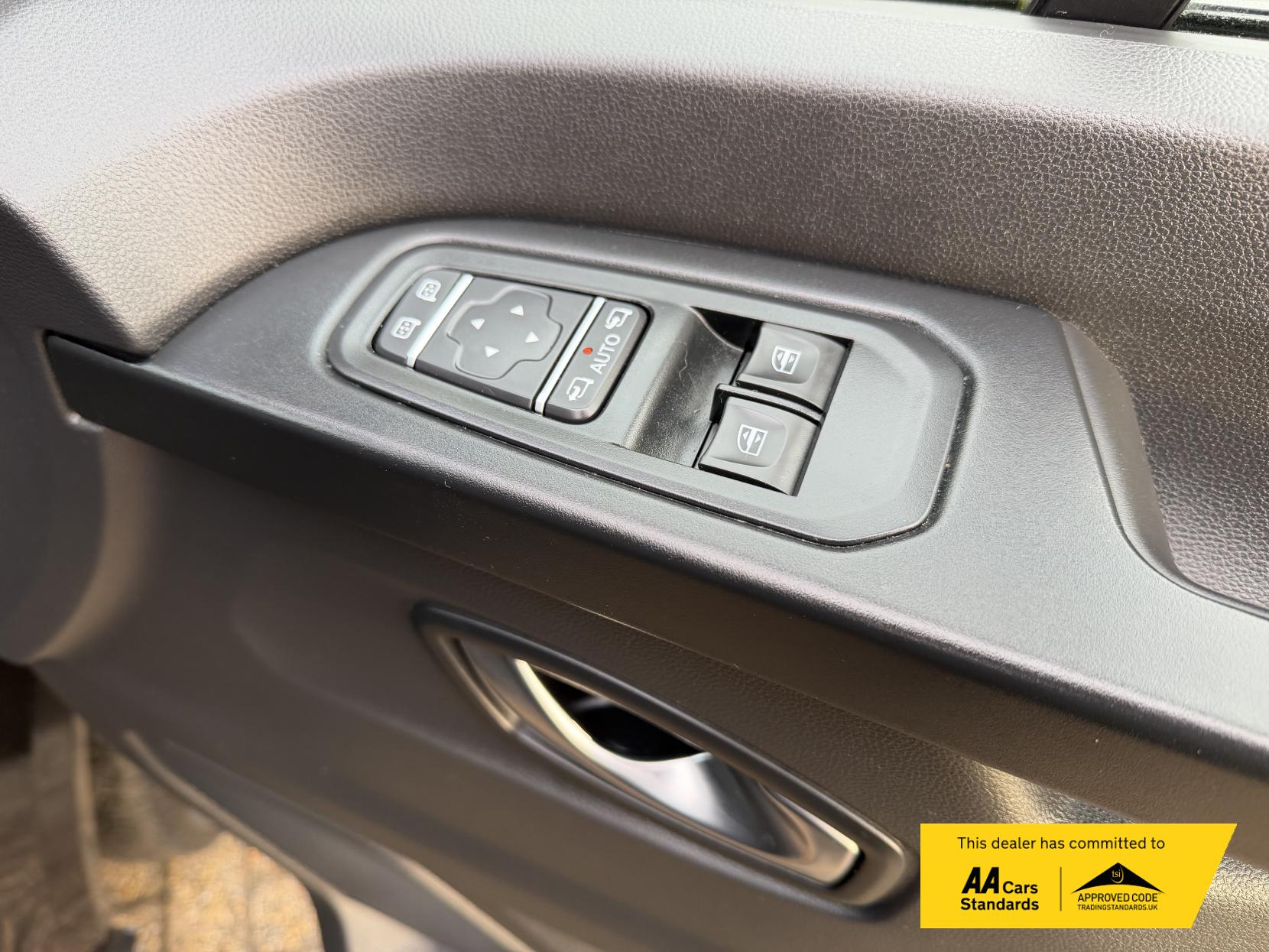 Renault Trafic 2.0 dCi Blue SL28 Sport Panel Van 5dr Diesel Manual L1 H1 Euro 6 (s/s) (130 ps)