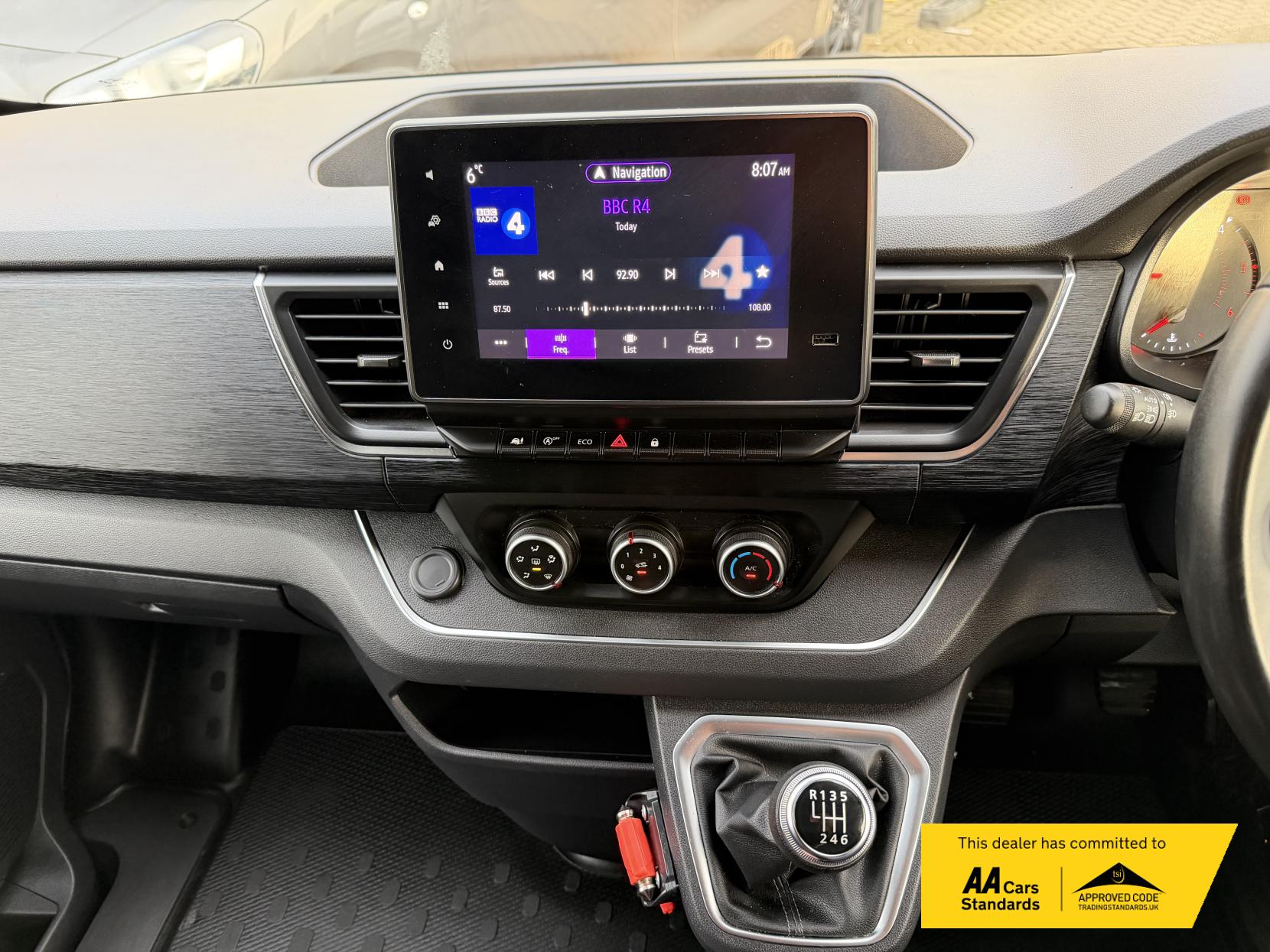 Renault Trafic 2.0 dCi Blue SL28 Sport Panel Van 5dr Diesel Manual L1 H1 Euro 6 (s/s) (130 ps)