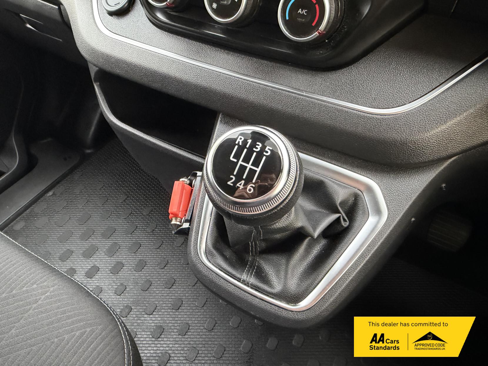 Renault Trafic 2.0 dCi Blue SL28 Sport Panel Van 5dr Diesel Manual L1 H1 Euro 6 (s/s) (130 ps)