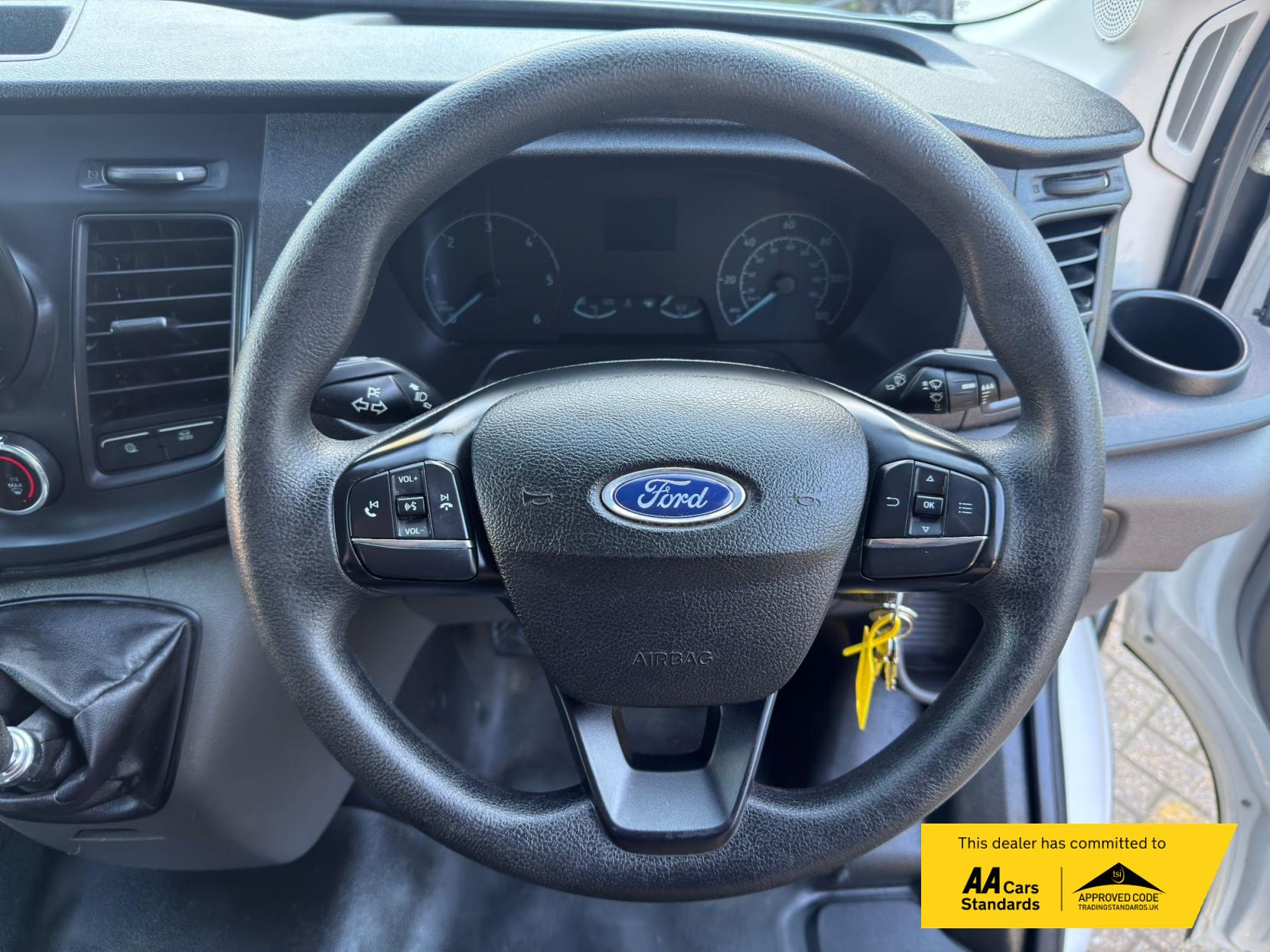 2020 Ford Transit 2.0 350 EcoBlue HD Leader Luton 3dr Diesel Manual RWD L4 Euro 6 (s/s) (130 ps) - Thumbnail 22