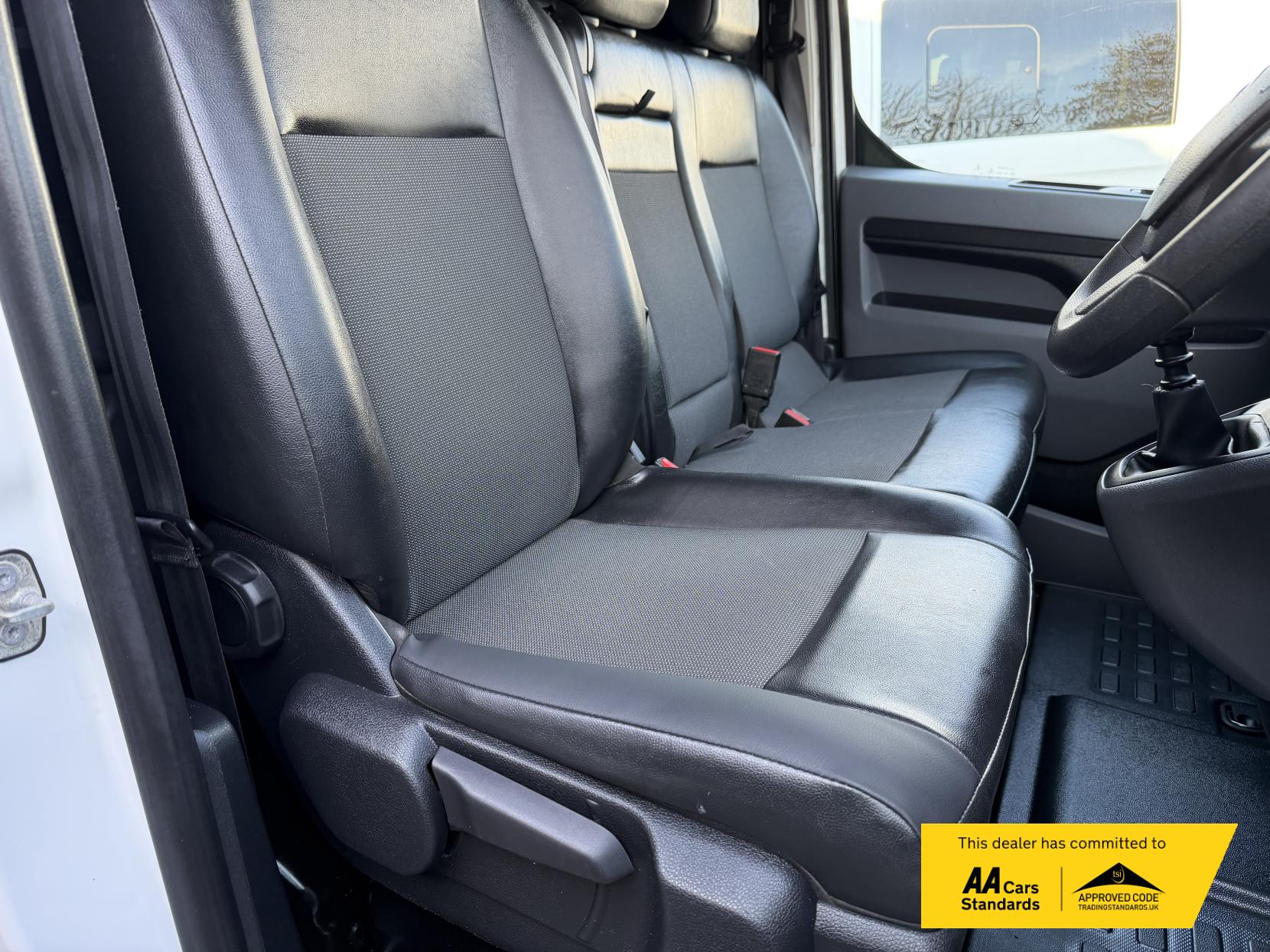 Citroen Dispatch 2.0 BlueHDi 1400 Enterprise M Panel Van 6dr Diesel Manual FWD 2 Euro 6 (s/s) (120 ps)