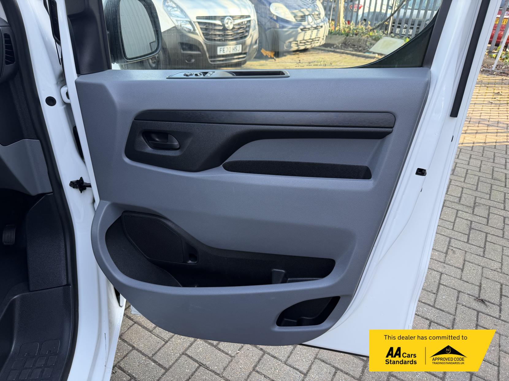 Citroen Dispatch 2.0 BlueHDi 1400 Enterprise M Panel Van 6dr Diesel Manual FWD 2 Euro 6 (s/s) (120 ps)