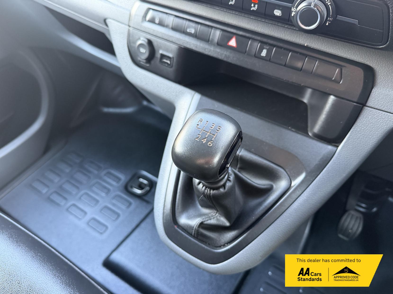 Citroen Dispatch 2.0 BlueHDi 1400 Enterprise M Panel Van 6dr Diesel Manual FWD 2 Euro 6 (s/s) (120 ps)