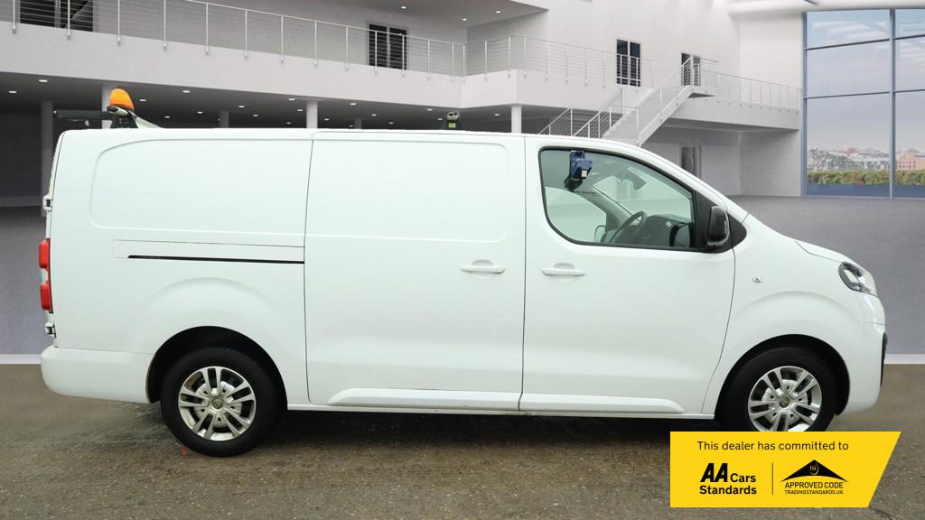 Vauxhall Vivaro 1.5 Turbo D 2900 Sportive Panel Van 6dr Diesel Manual L2 H1 Euro 6 (s/s) (100 ps)