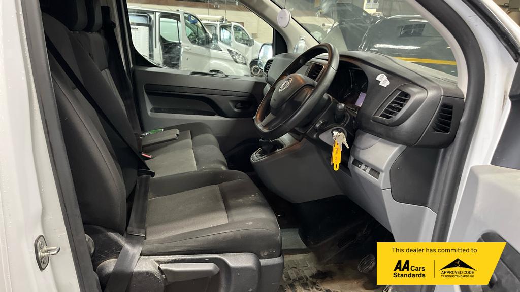 Vauxhall Vivaro 1.5 Turbo D 2900 Sportive Panel Van 6dr Diesel Manual L2 H1 Euro 6 (s/s) (100 ps)