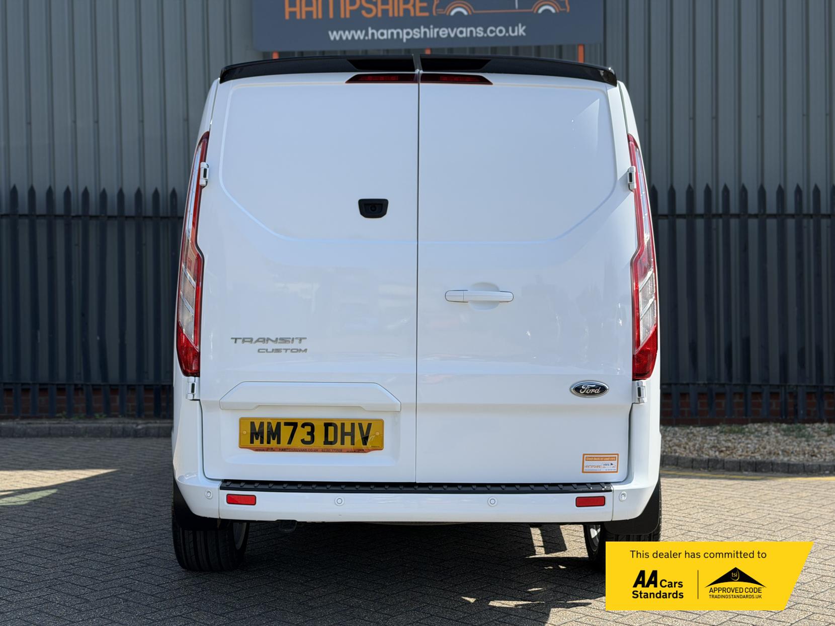 2023 Ford Transit Custom 2.0 300 EcoBlue Limited Crew Van Double Cab 5dr Diesel Manual L1 H1 Euro 6 (s/s) (130 ps) - Thumbnail 25